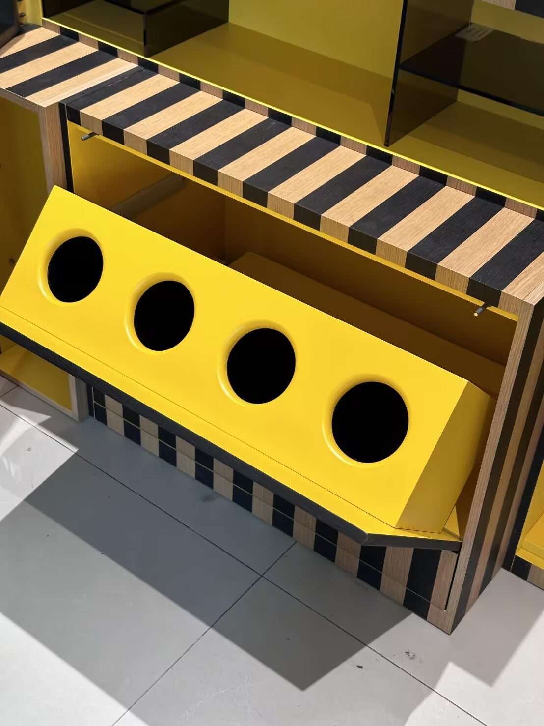 Aperitivo Luxurious High End Solid Wood Commission Bar Counter
