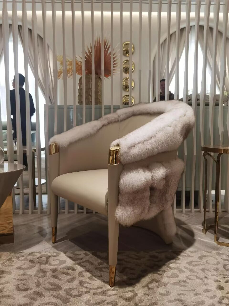 Minimalist Unique Creativity Leather Living Room Plush Armchair