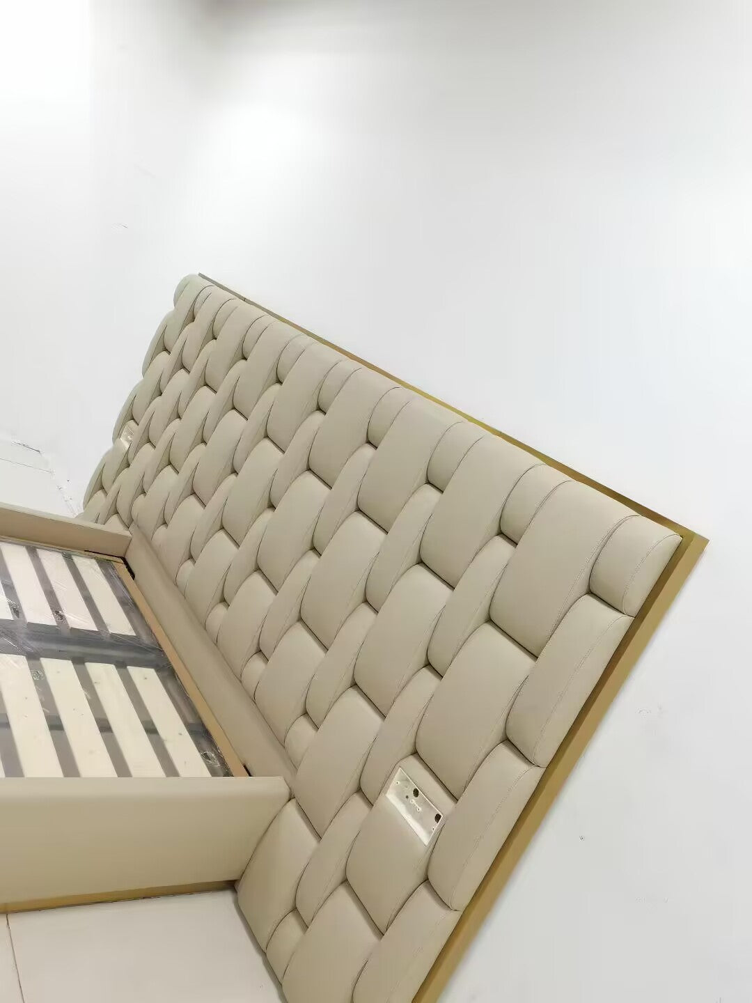 Luxurious Master Bedroom Genuine Leather Widescreen Bed
