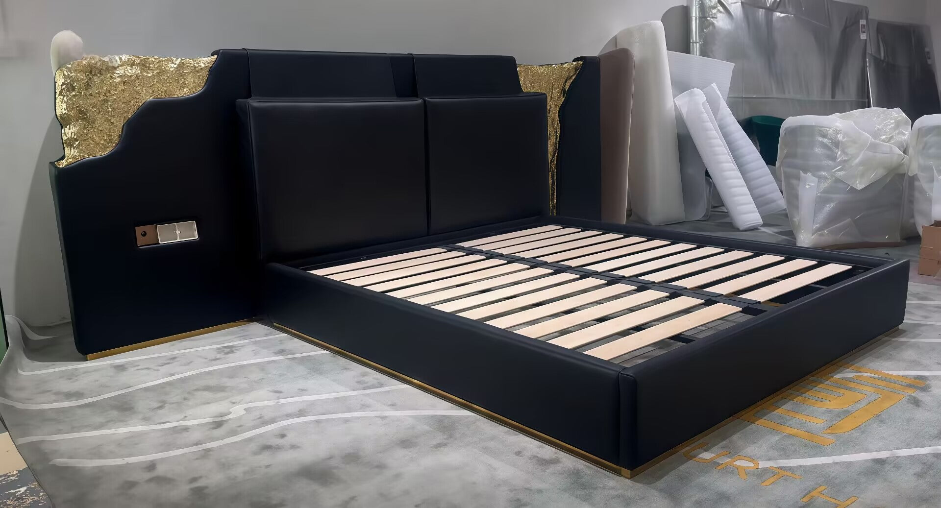 Villa Bedroom Designer Artistic Solid Wood Genuine Leather Bed