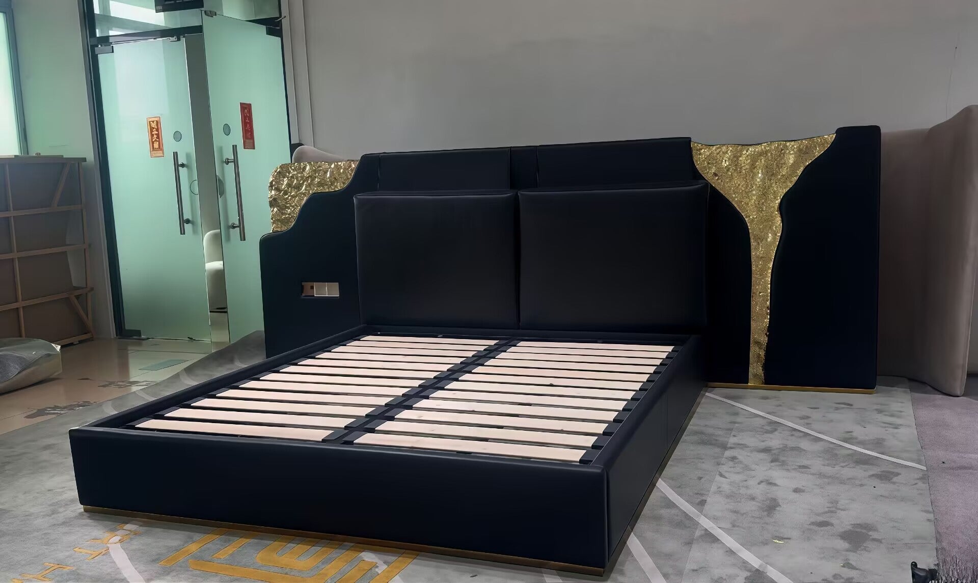 Villa Bedroom Designer Artistic Solid Wood Genuine Leather Bed