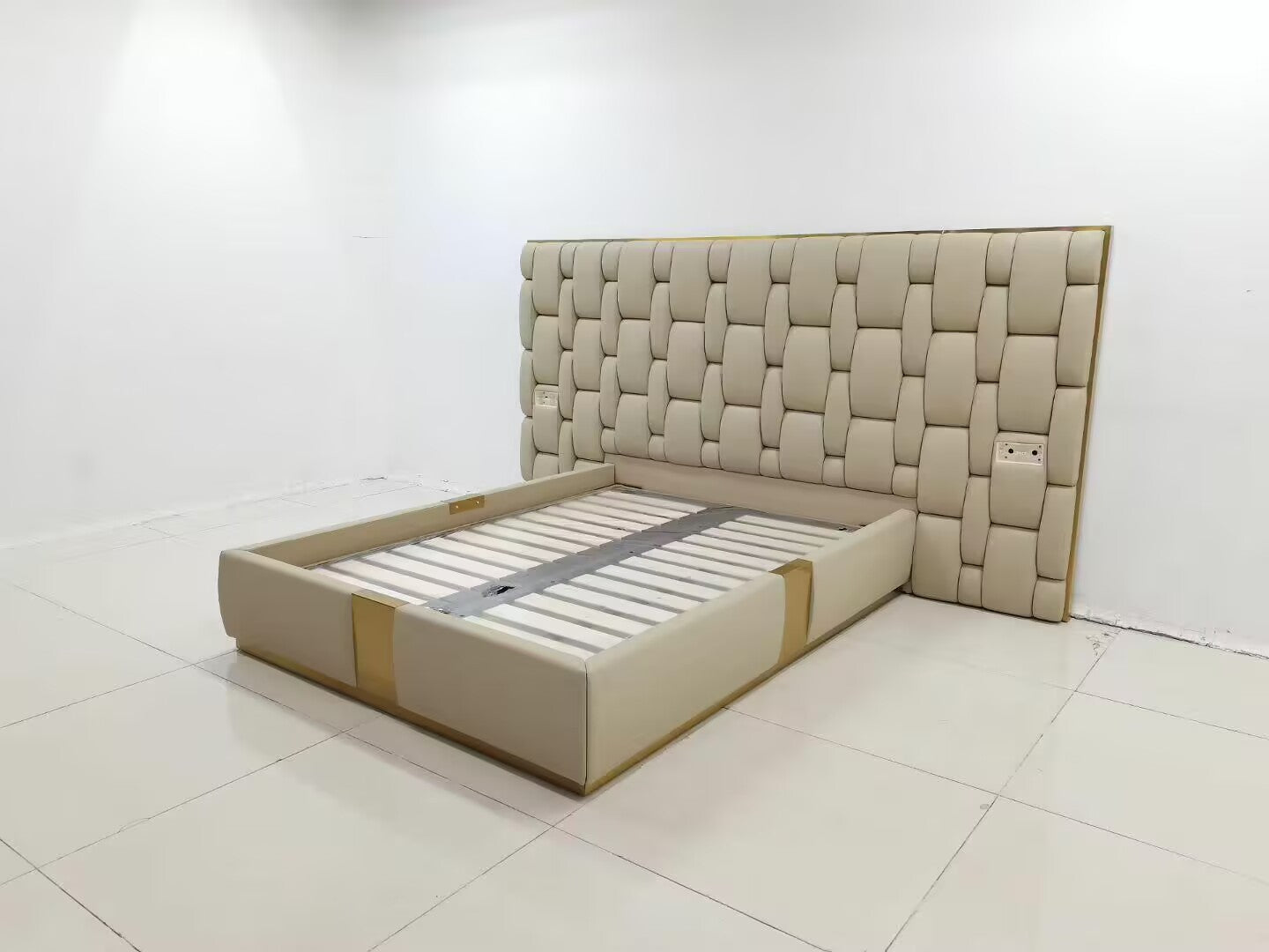 Luxurious Master Bedroom Genuine Leather Widescreen Bed