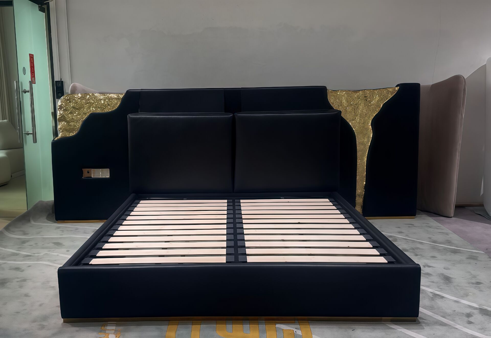 Villa Bedroom Designer Artistic Solid Wood Genuine Leather Bed