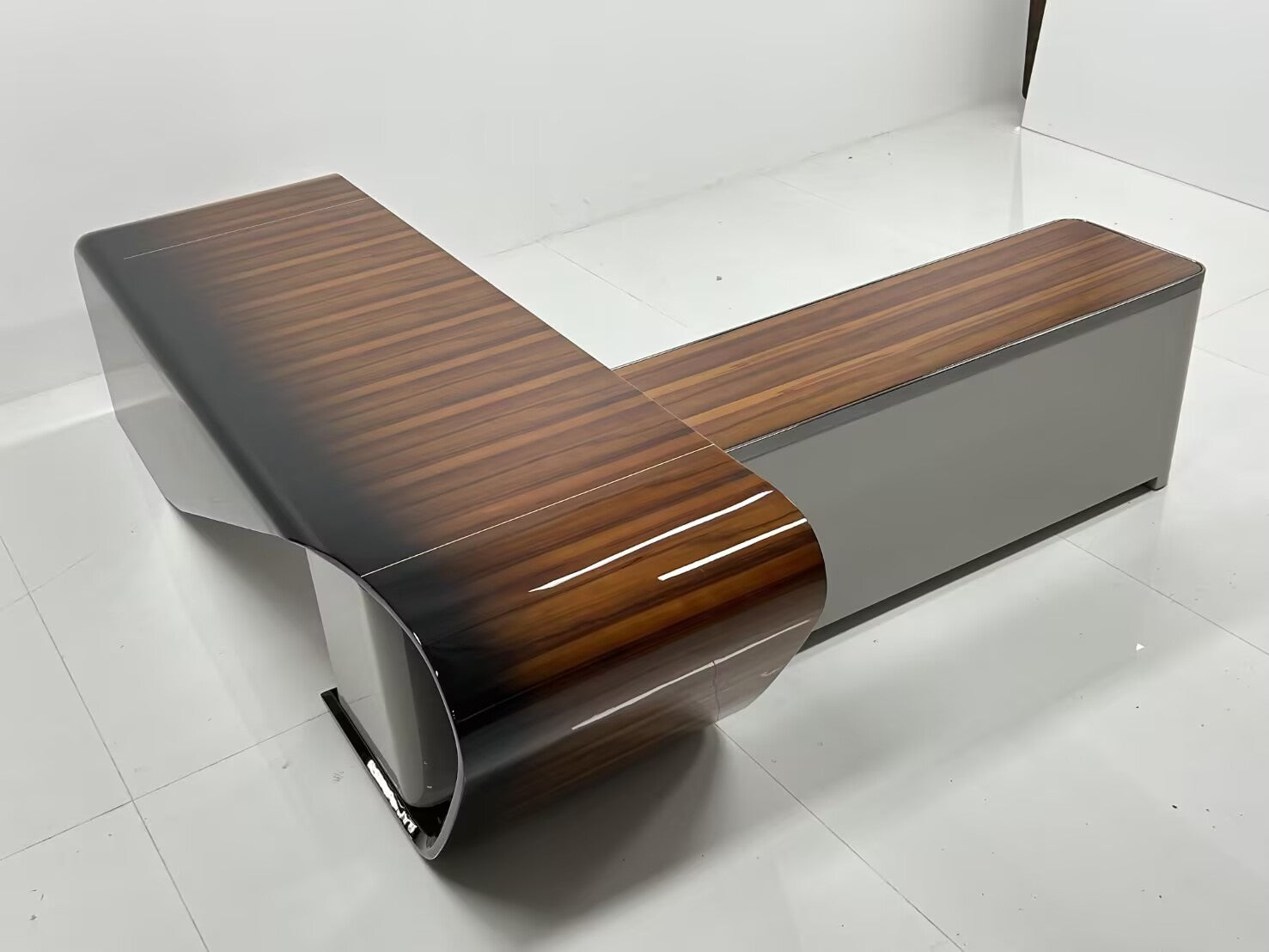Bentley Luxurious Designer Creativity Solid Wood Lacquer Desk