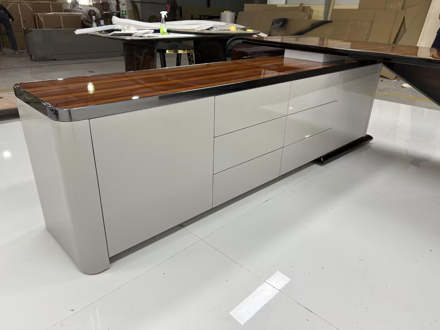 Bentley Luxurious Designer Creativity Solid Wood Lacquer Desk