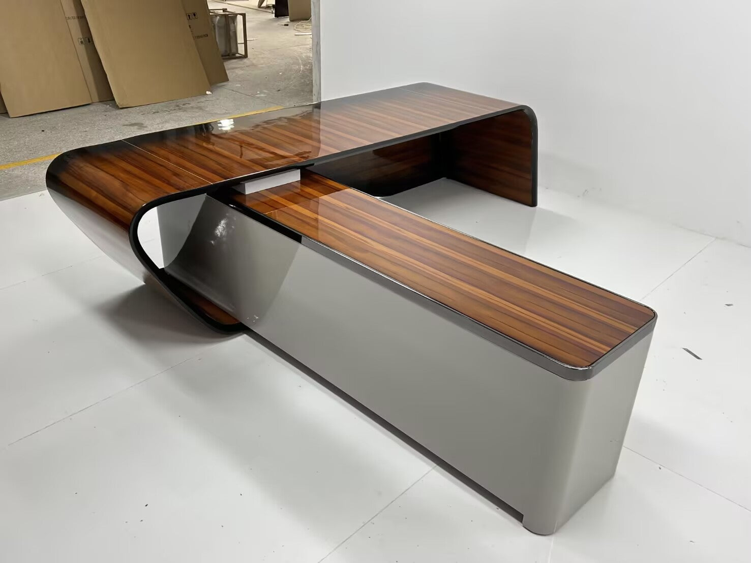 Bentley Luxurious Designer Creativity Solid Wood Lacquer Desk