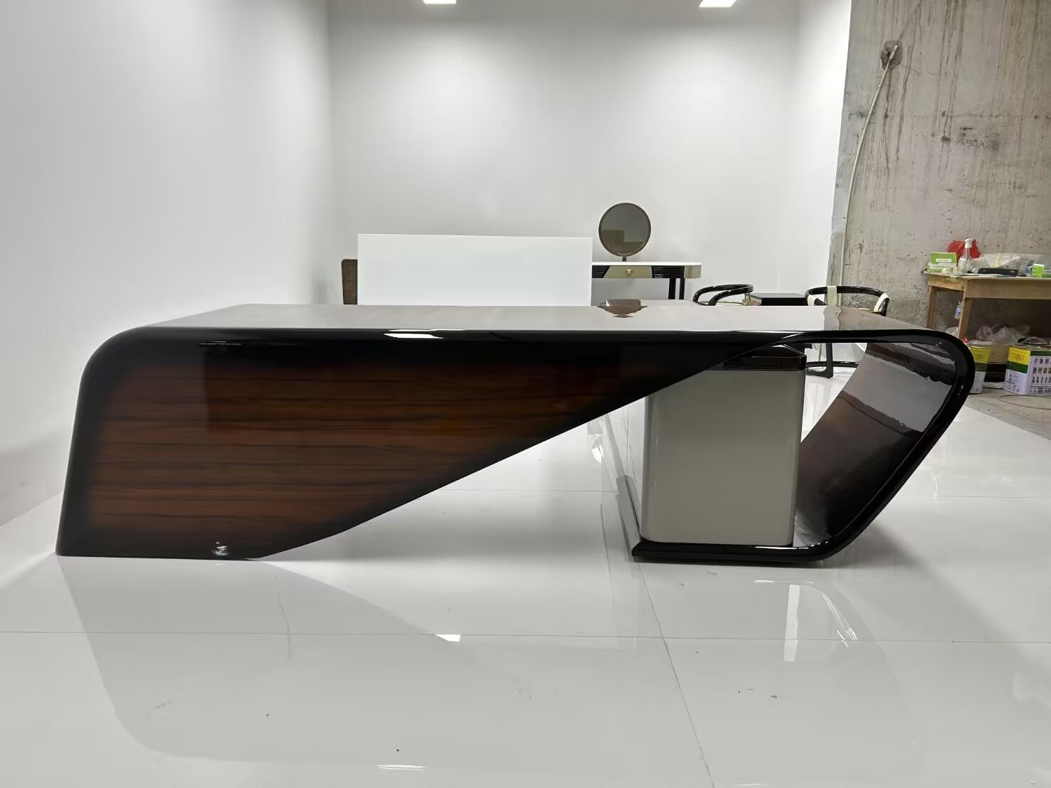 Bentley Luxurious Designer Creativity Solid Wood Lacquer Desk