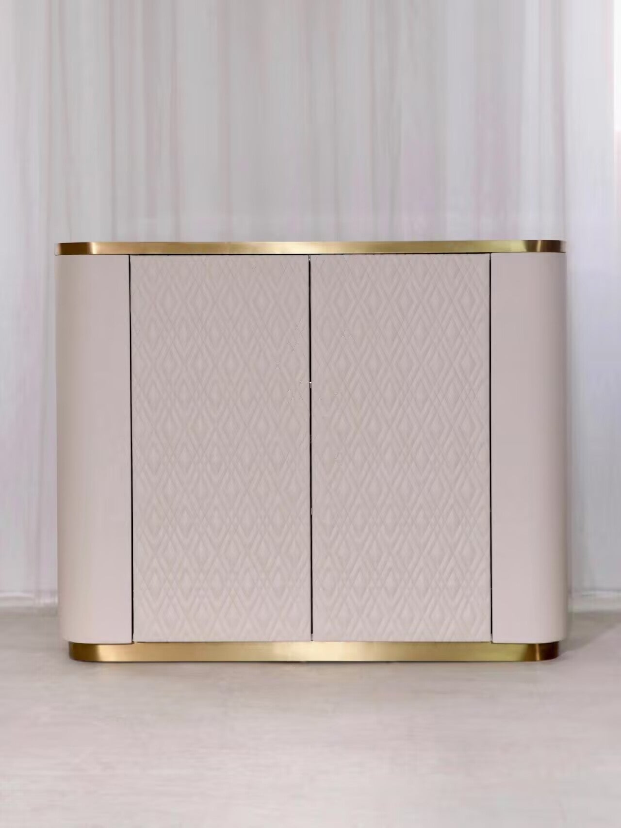 Beverly Italian Designer Upscale Solid Wood Customize Wine Cabinet