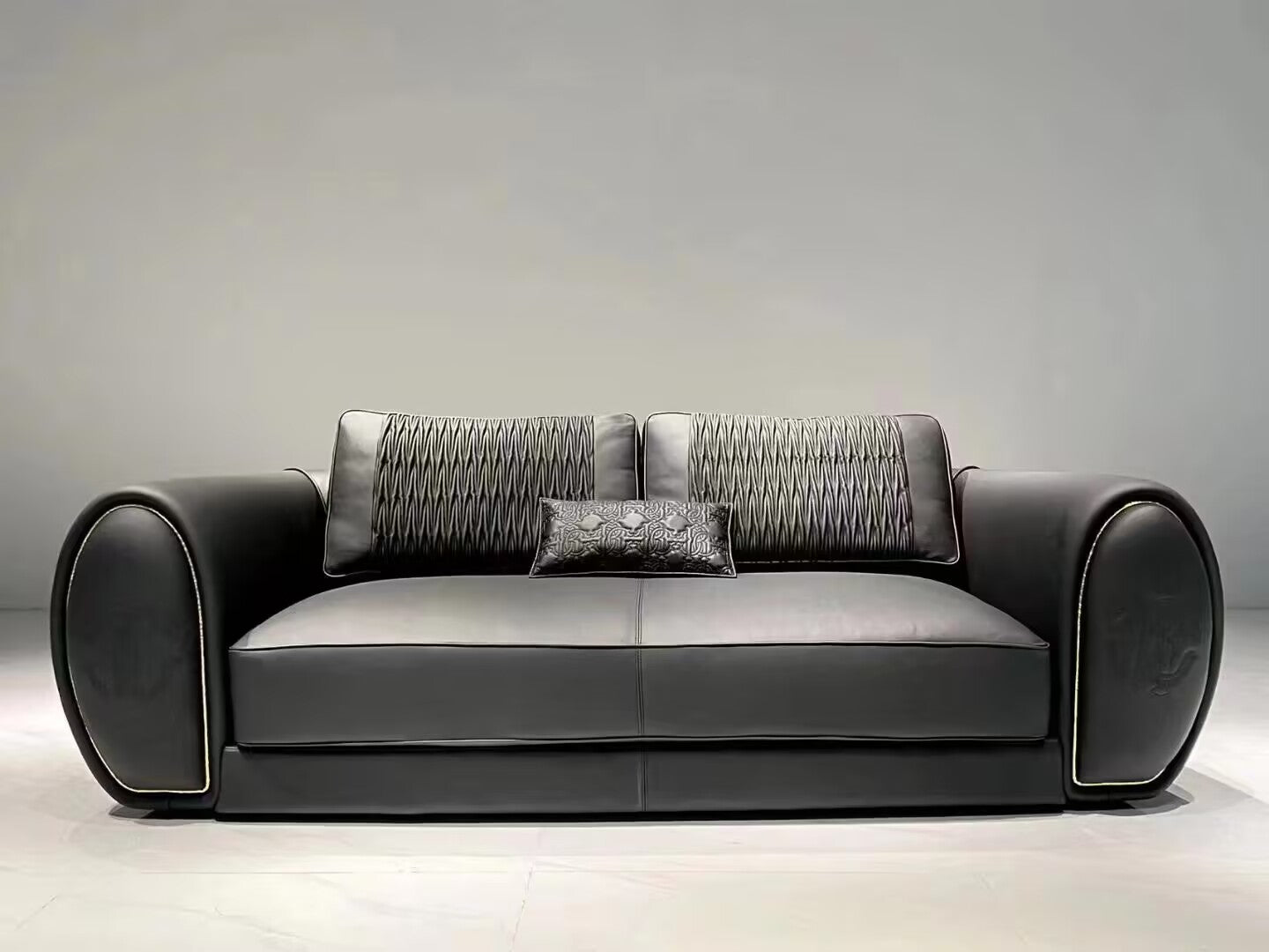 Bold Italian High-End Living Room Creativity Genuine Leather Sofa