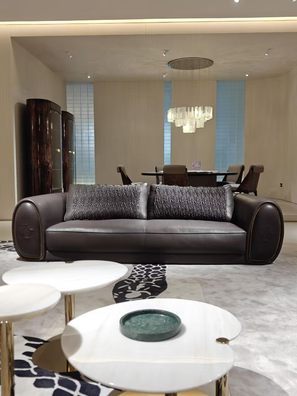 Bold Italian High-End Living Room Creativity Genuine Leather Sofa