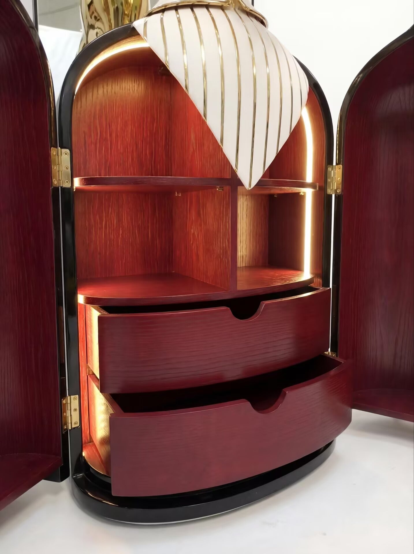 Ciuco Nero Italian Designer Solid Wood Creativity Wine Cabinet