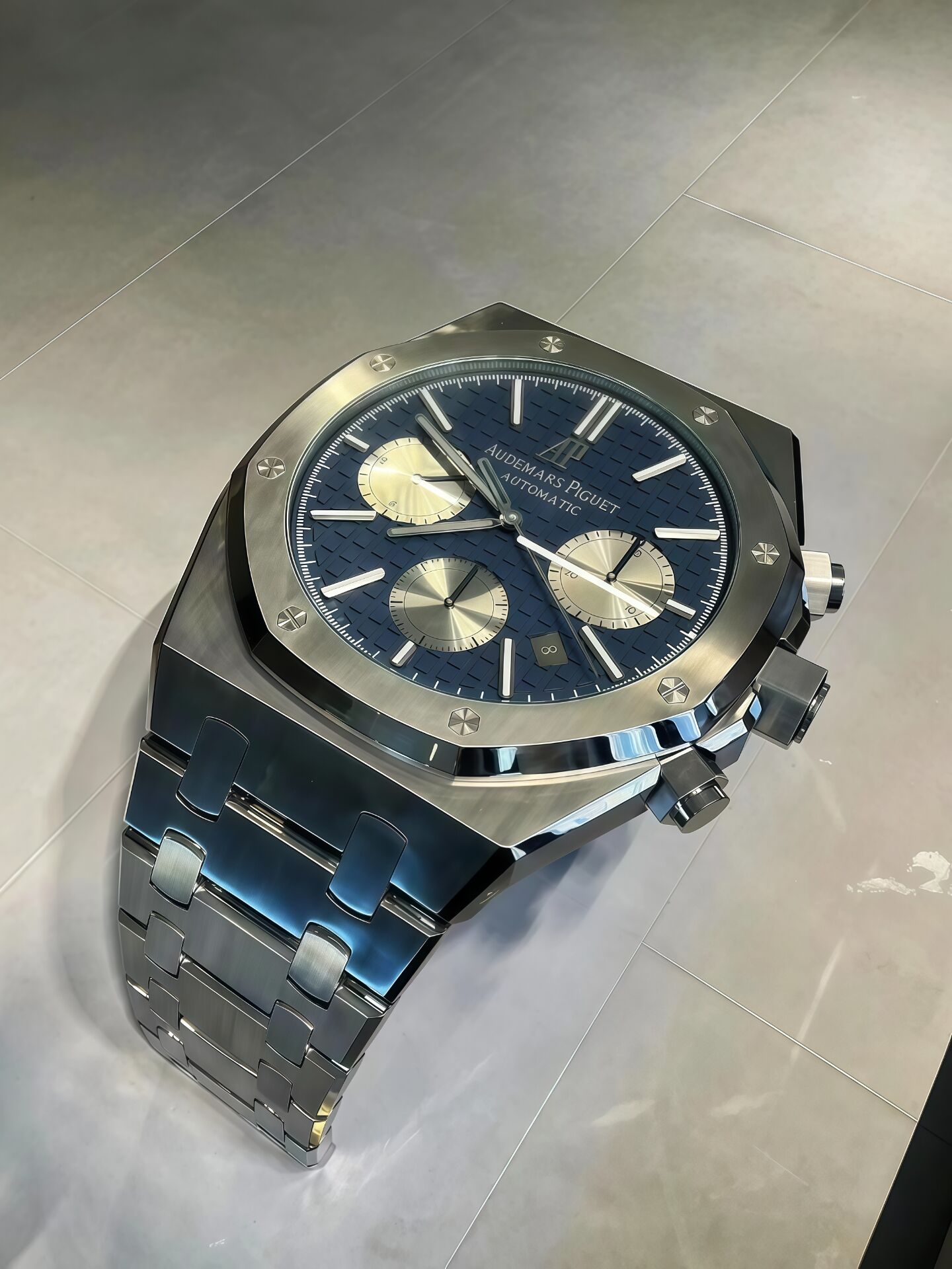 Designer High End Creative Stainless Steel Watch Shaped Coffee Table