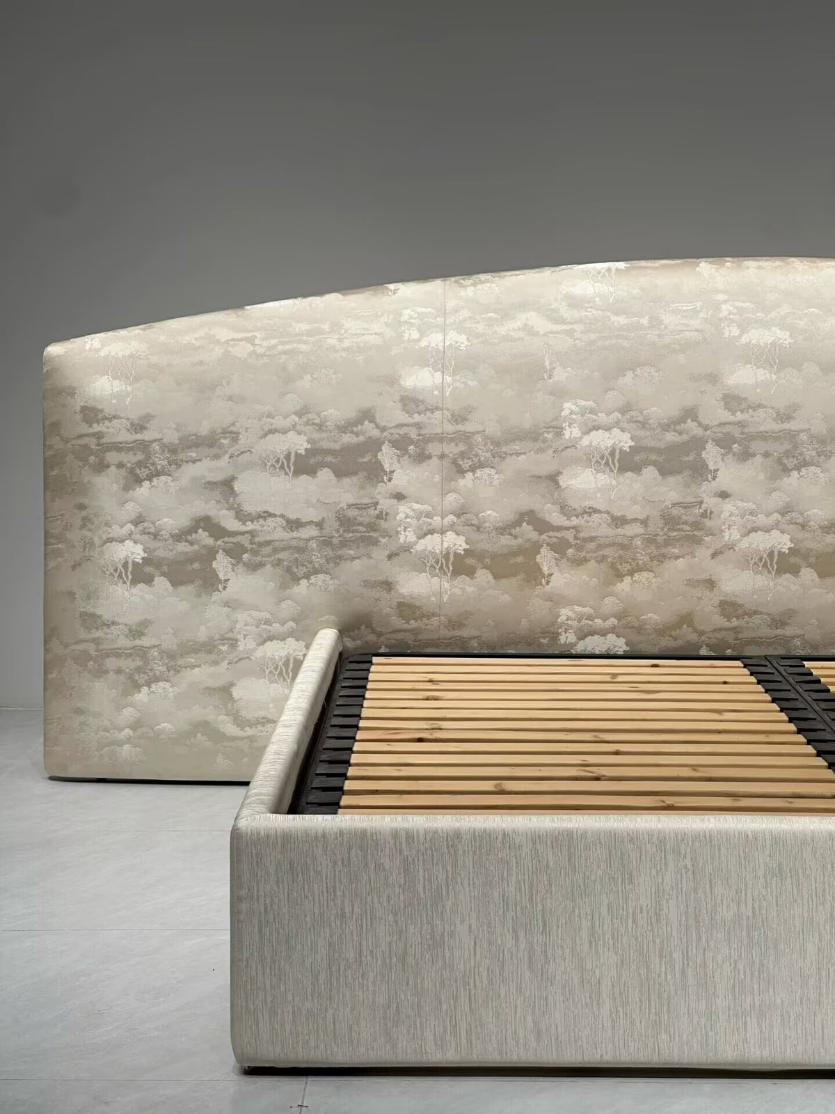 Dandy Villa Bedroom Luxury Unique Artistic Fabrics Widescreen Bed