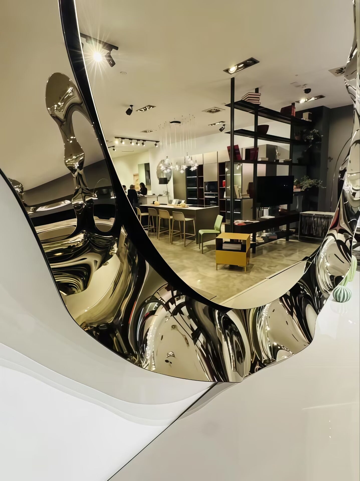 Dorian Luxurious High-End Creativity Irregular Metal Decorative Mirror