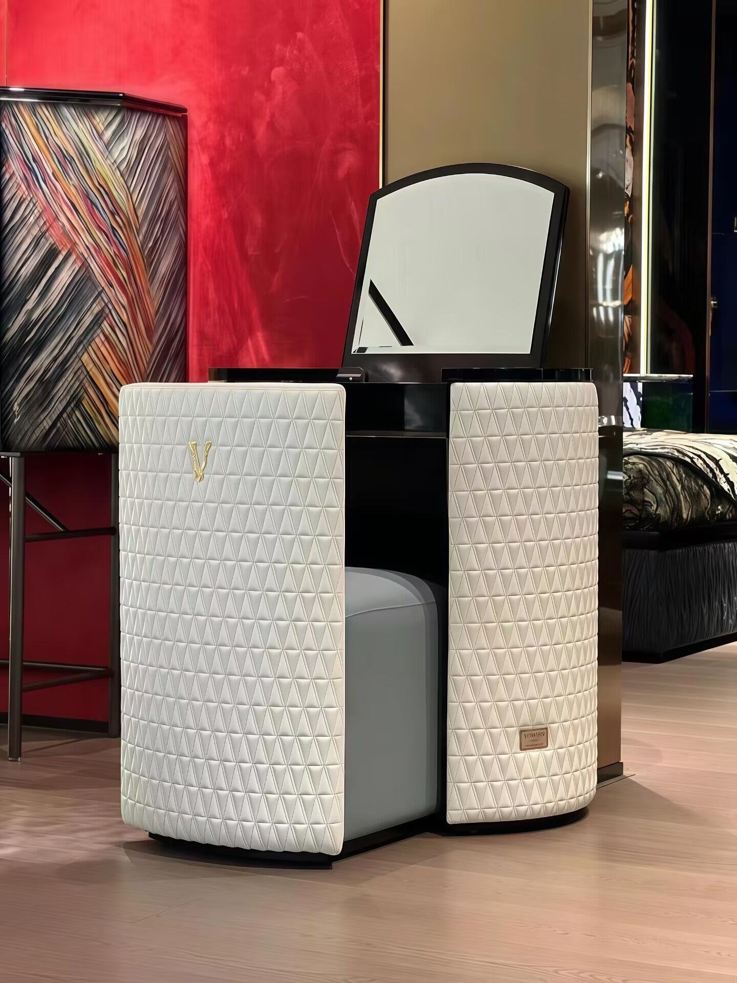 High Quality Modern Creativity Leather Solid Wood Dressing Table