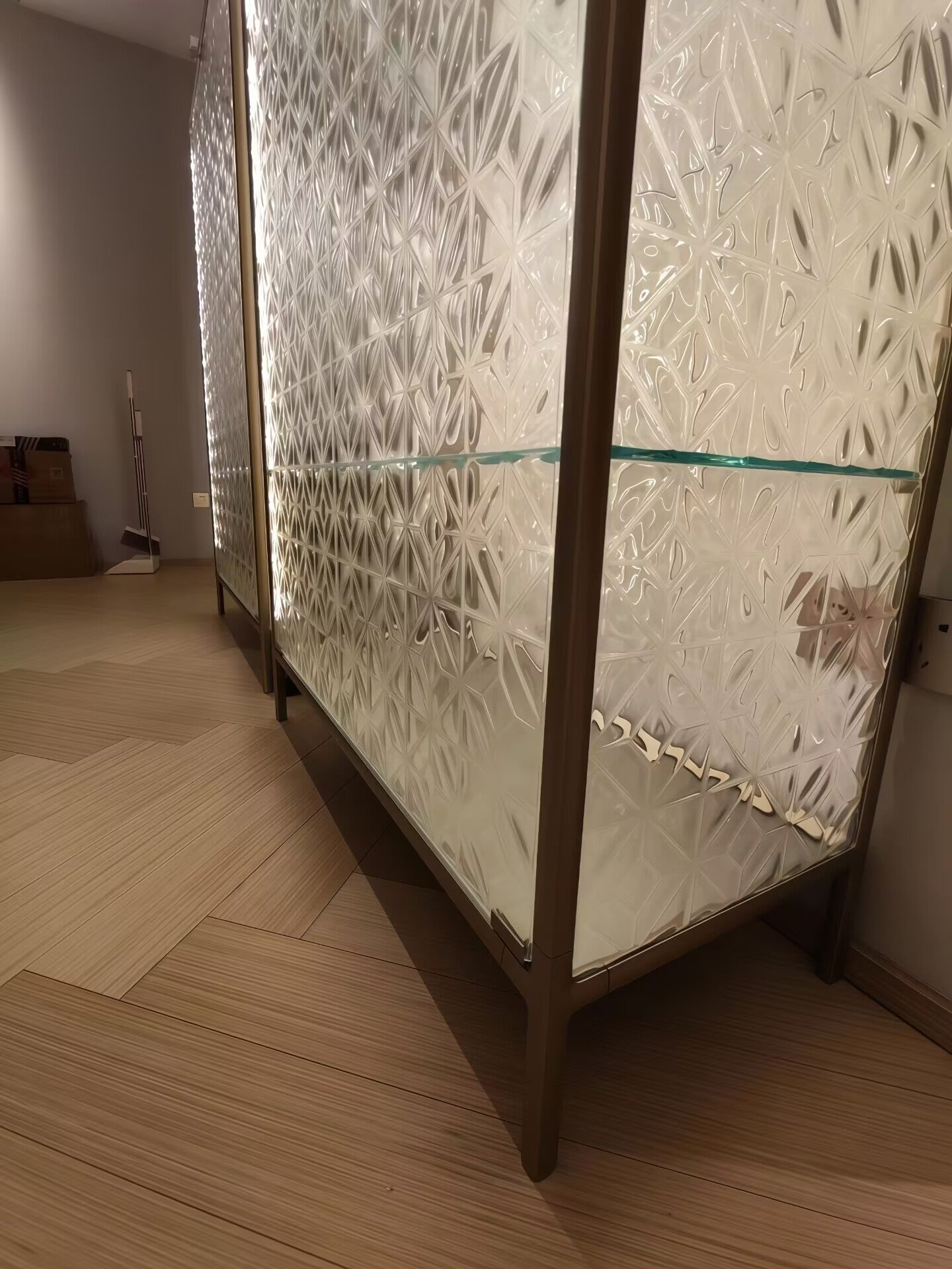 Echo Italian Designer Creativity Carved Glass Display Wine Cabinet