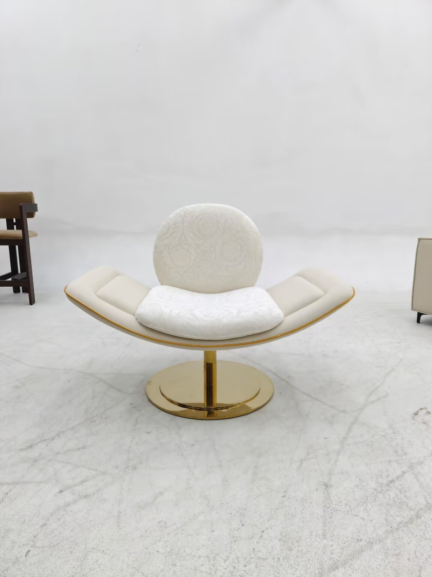 Eddie Designer High-End Metal Artistic Petal Fabric Armchair