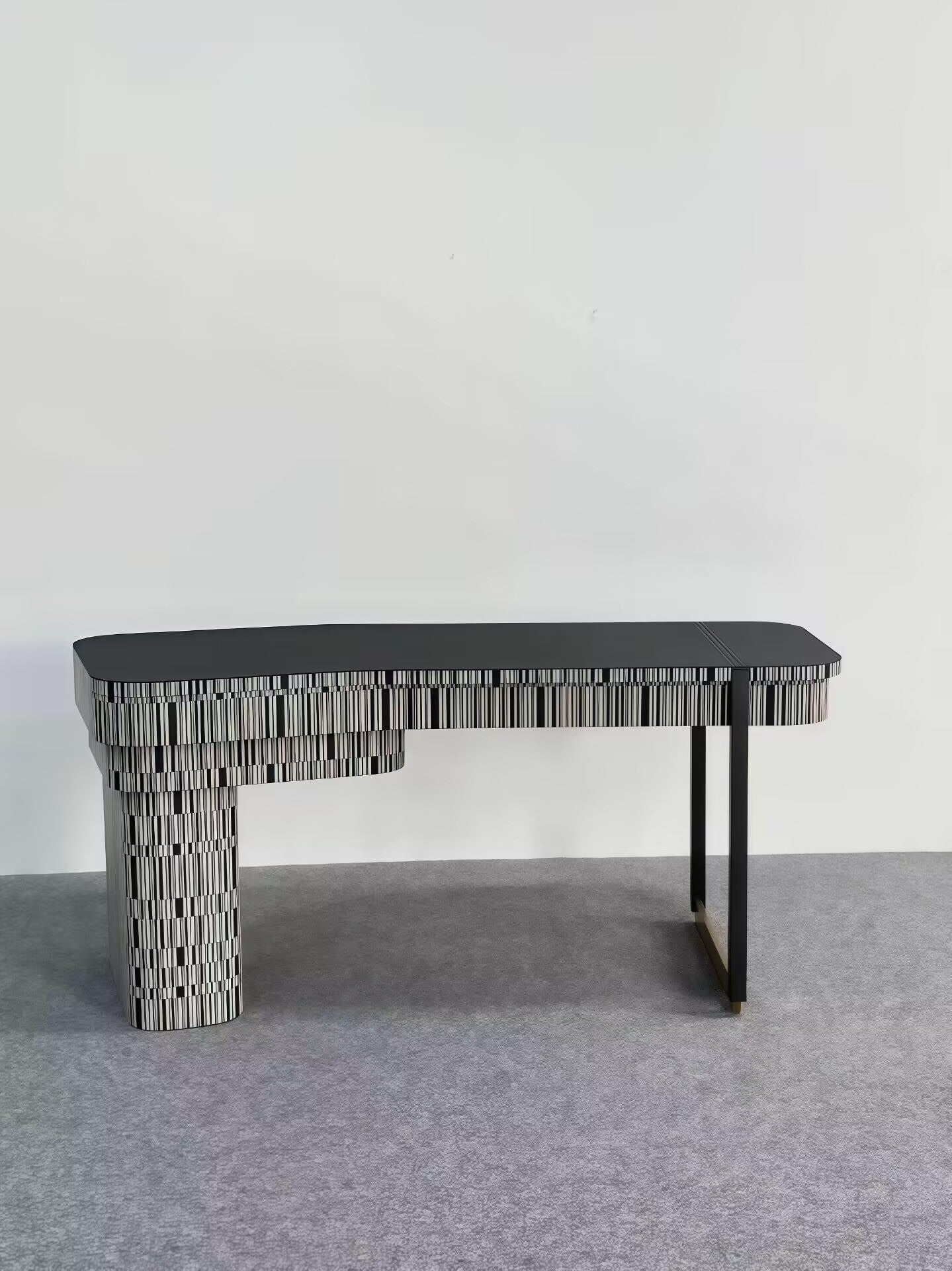 Enigma Modern Upscale Creativity Personality Solid Wood Desk