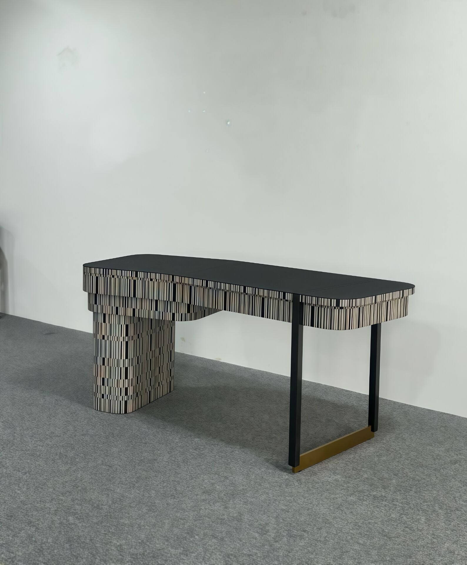 Enigma Modern Upscale Creativity Personality Solid Wood Desk