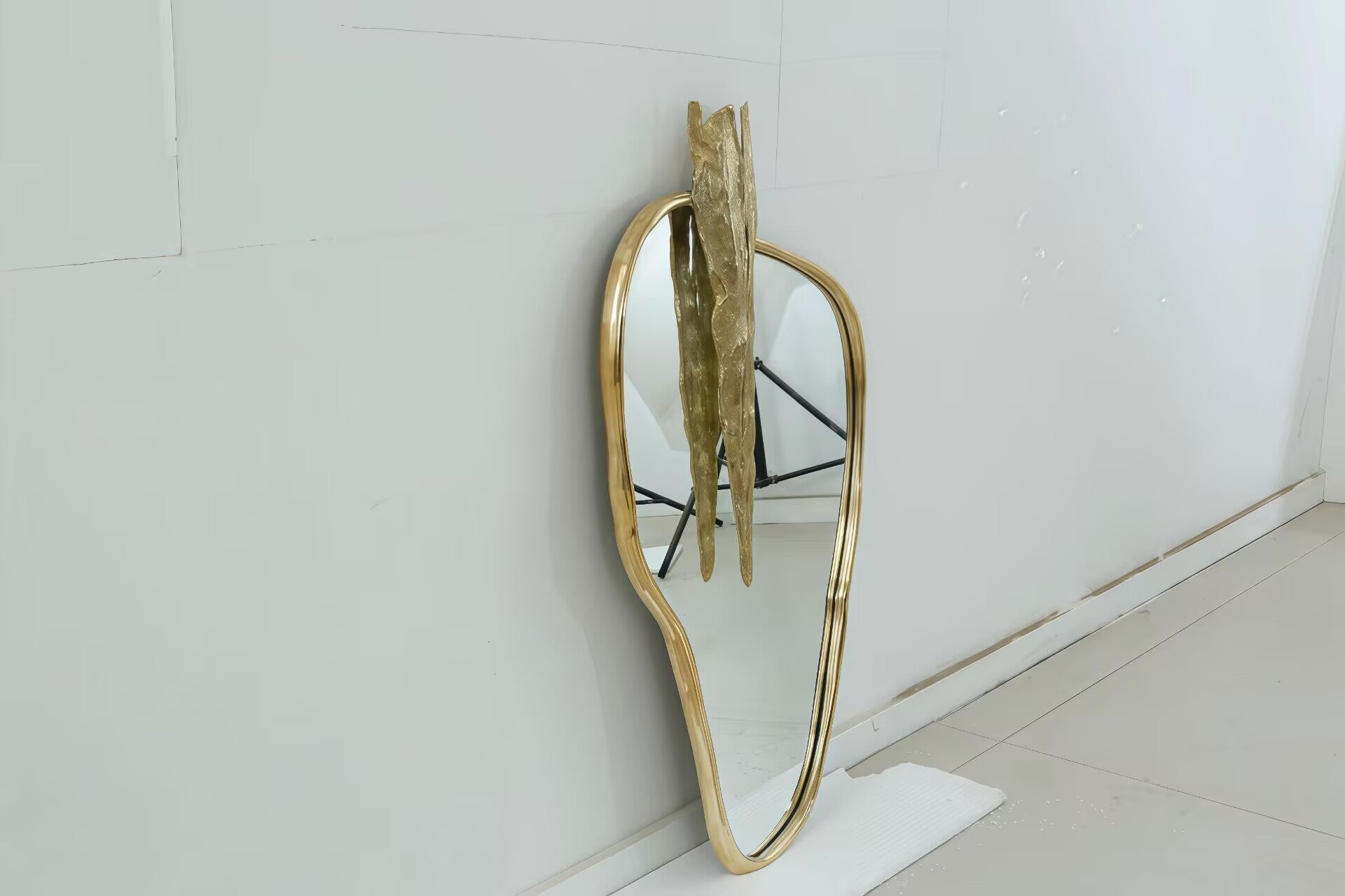 Folia Modern Luxury Creative Designer Brass Decorative Mirror