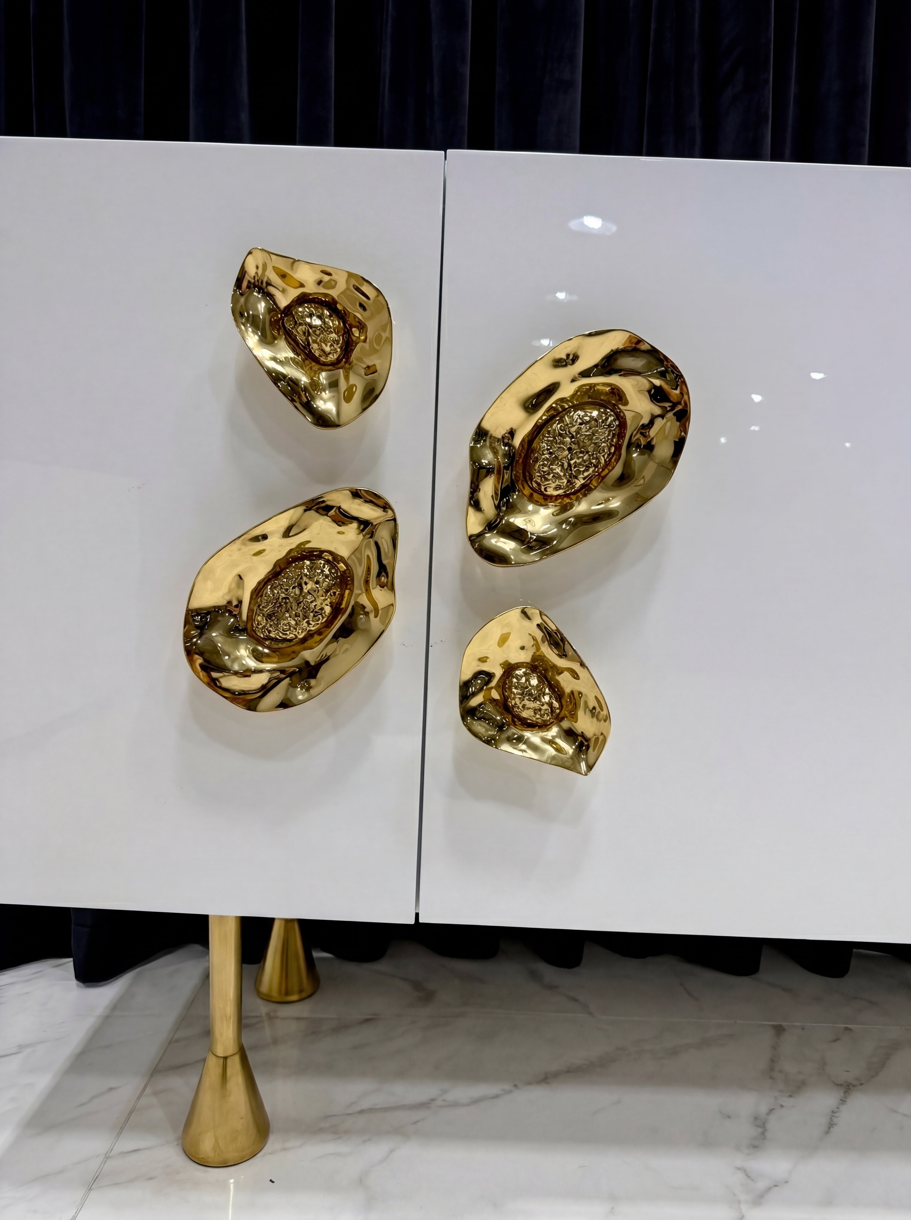 Grescent Luxury High End Creativity Metal Solid Wood Sideboard