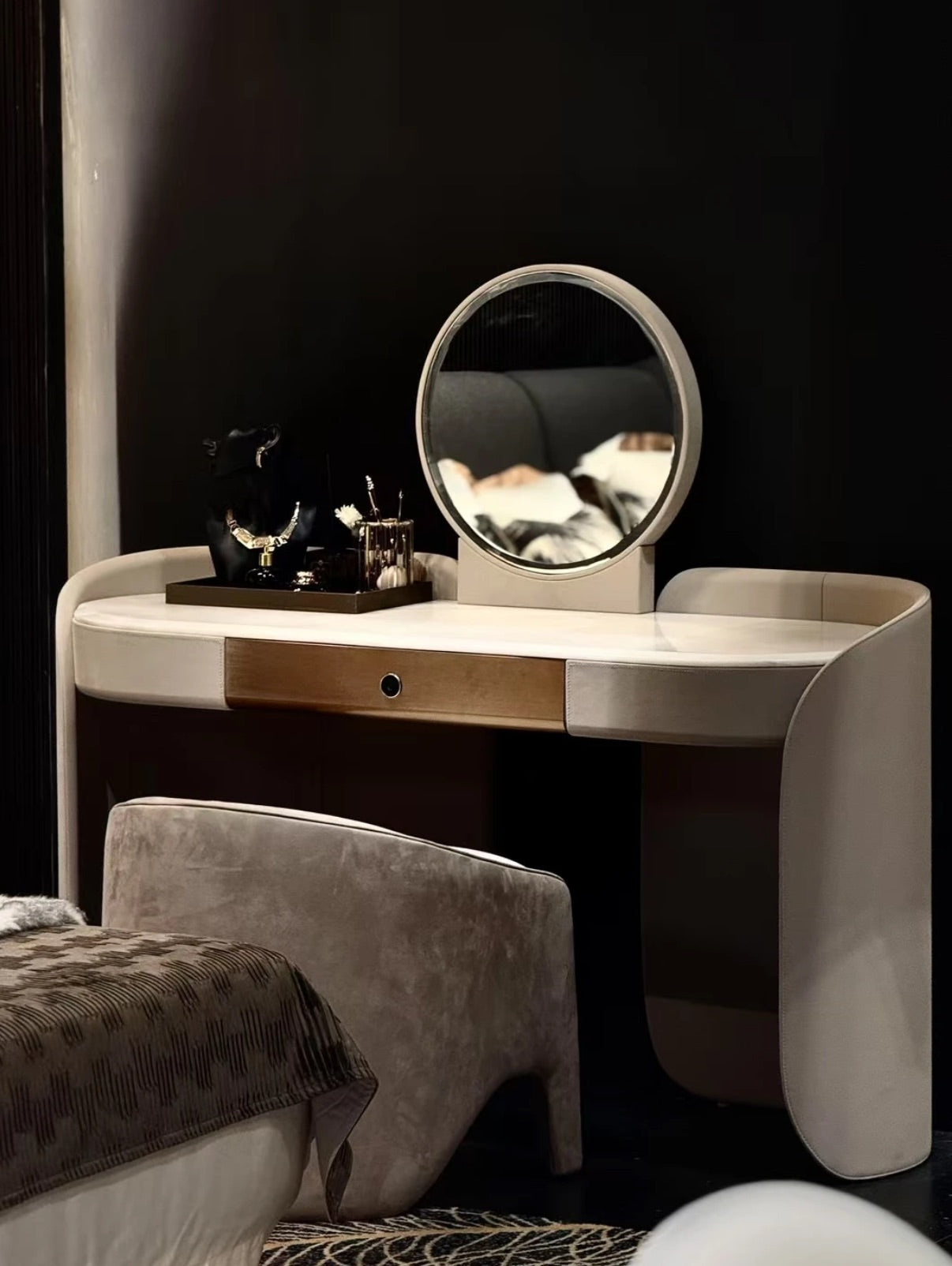 LONGHI ZELDA LTALIAN DRESSING TABLE