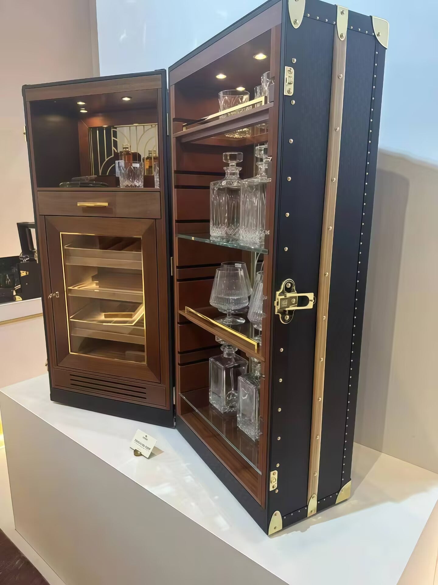Humidor High-End Creativity Standing Solid Wood Wine Cabinet