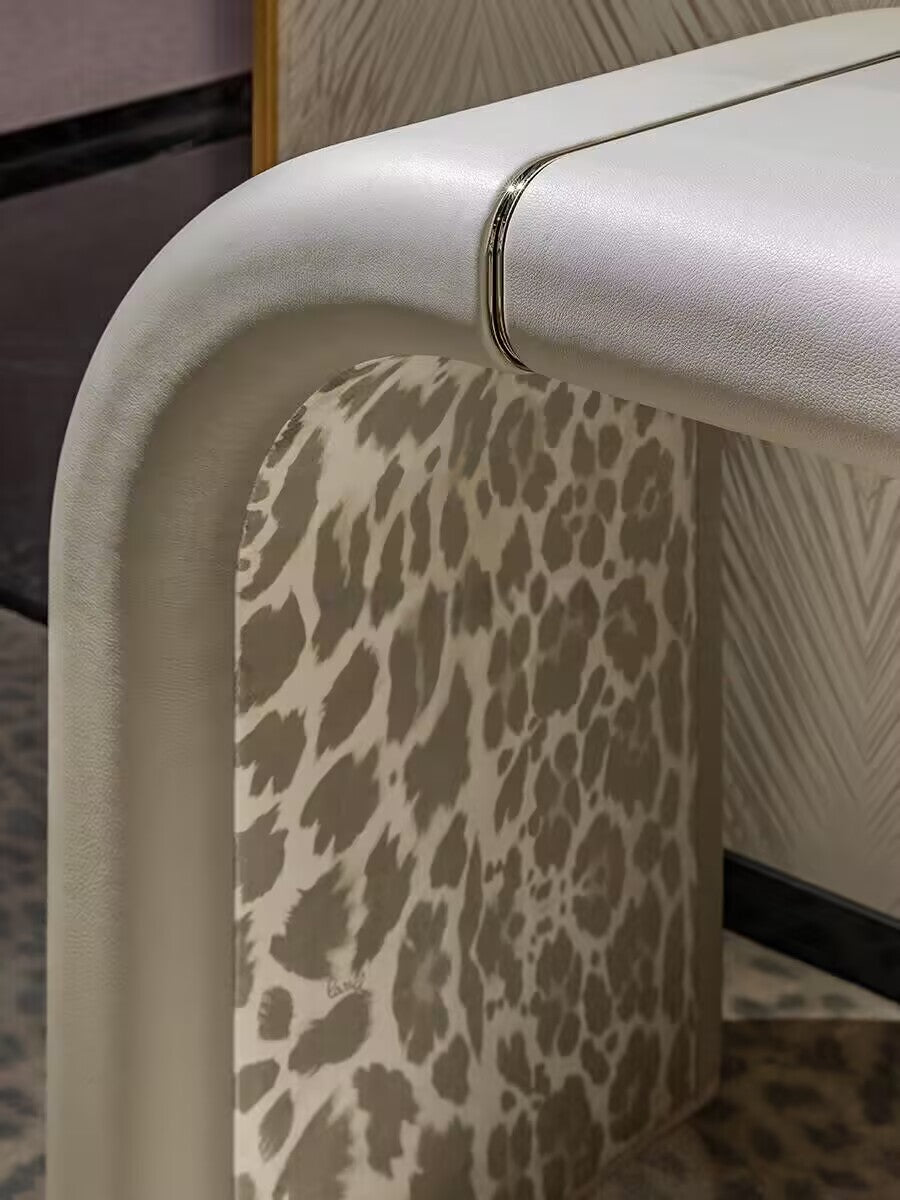 Iman Modern Luxury Bedroom Artistic Solid Wood Dressing Table