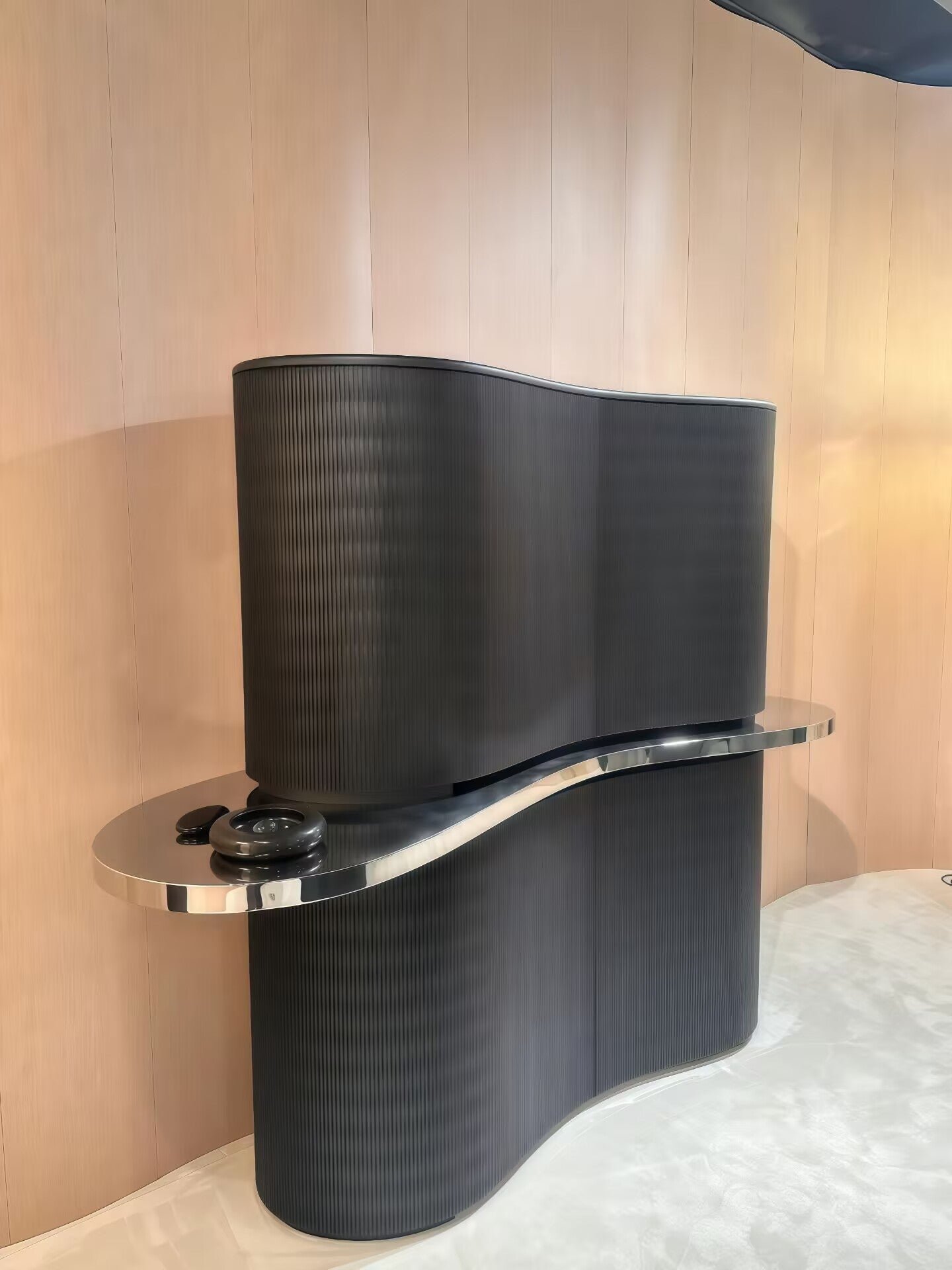 Infinity Alto Designer Creativity Curved Solid Wood Wine Cabinet