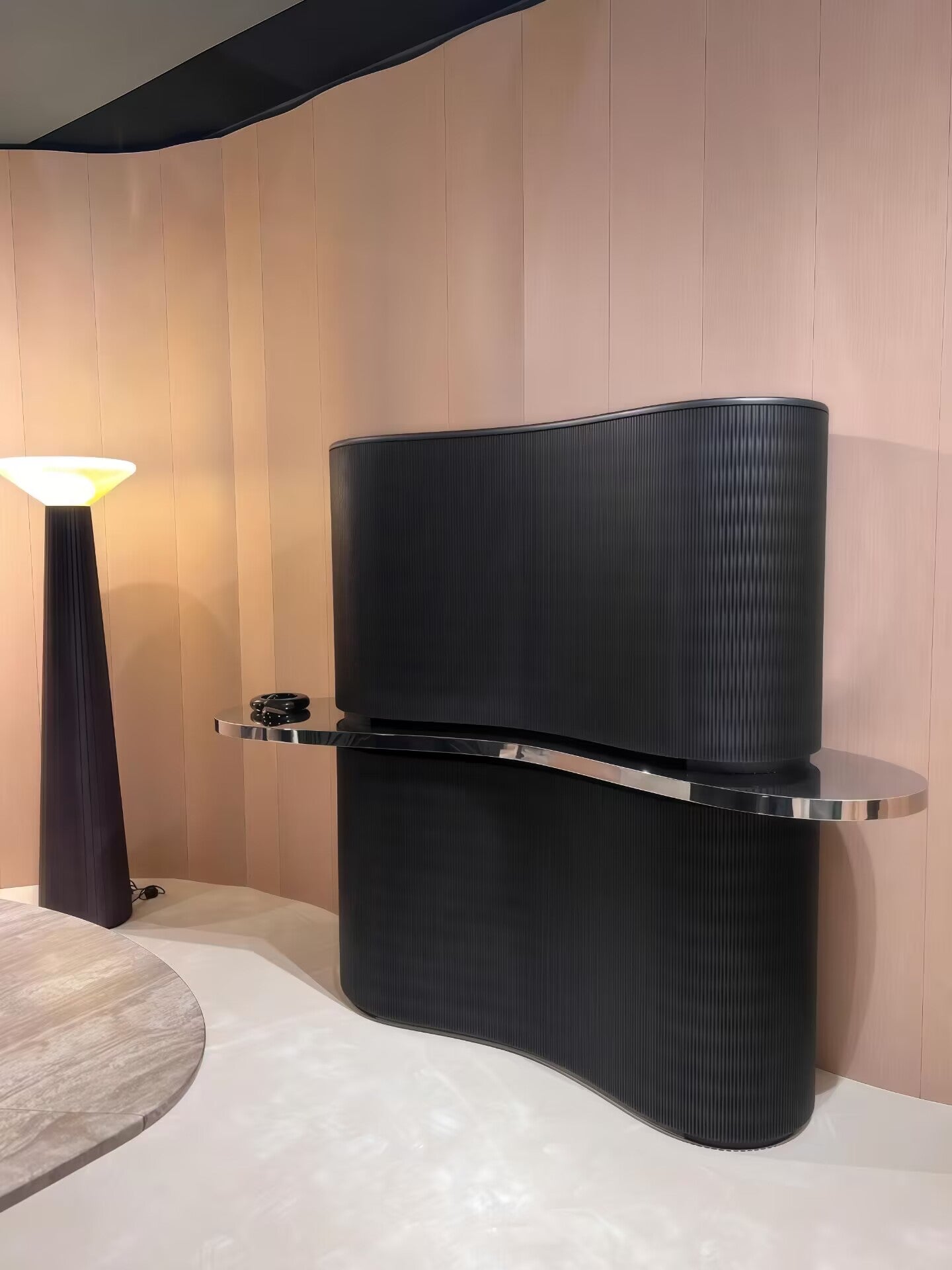 Infinity Alto Designer Creativity Curved Solid Wood Wine Cabinet