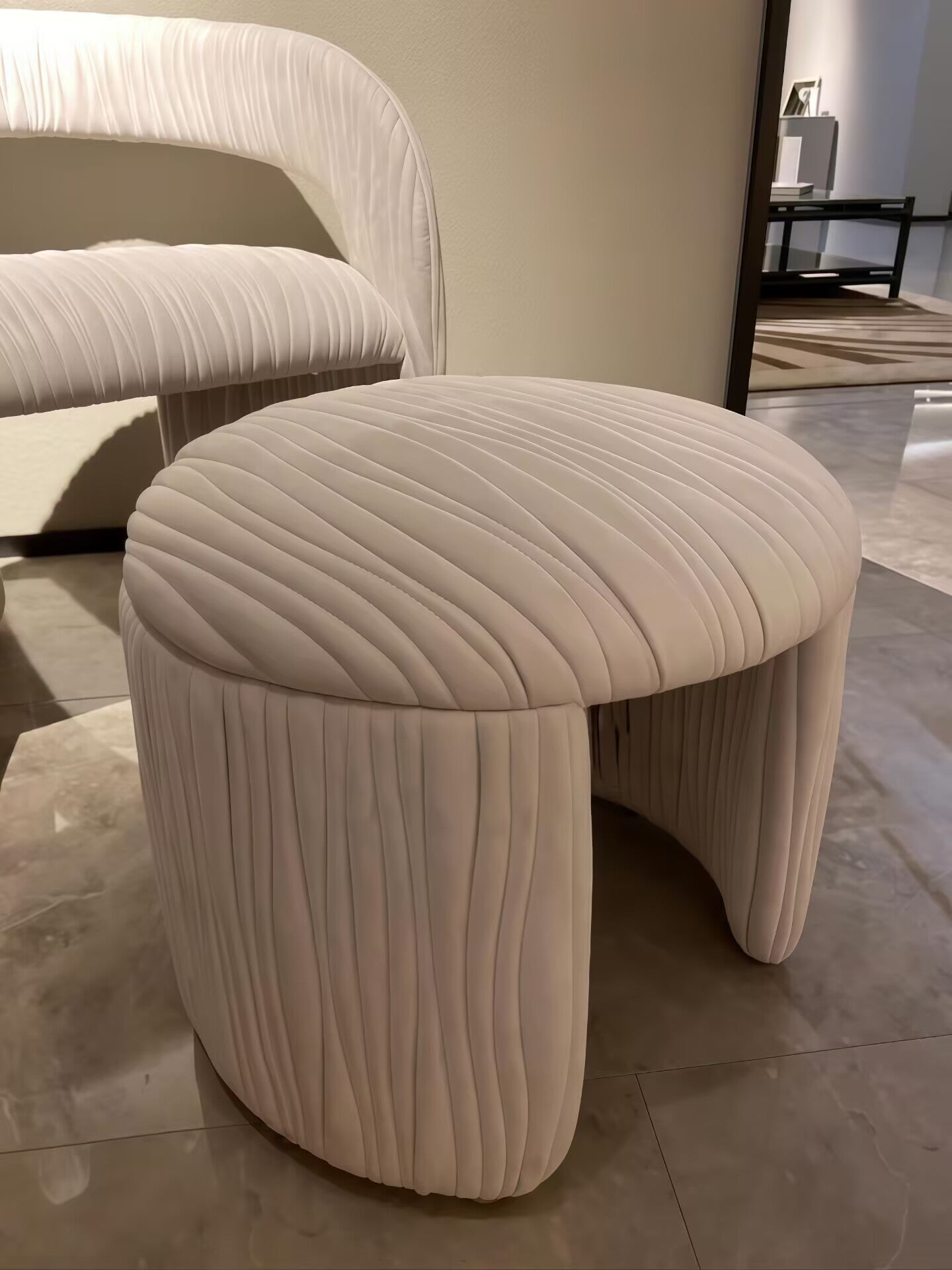 Leaf Modern Luxurious Artistic Minimalist Solid Wood Dressing Stool