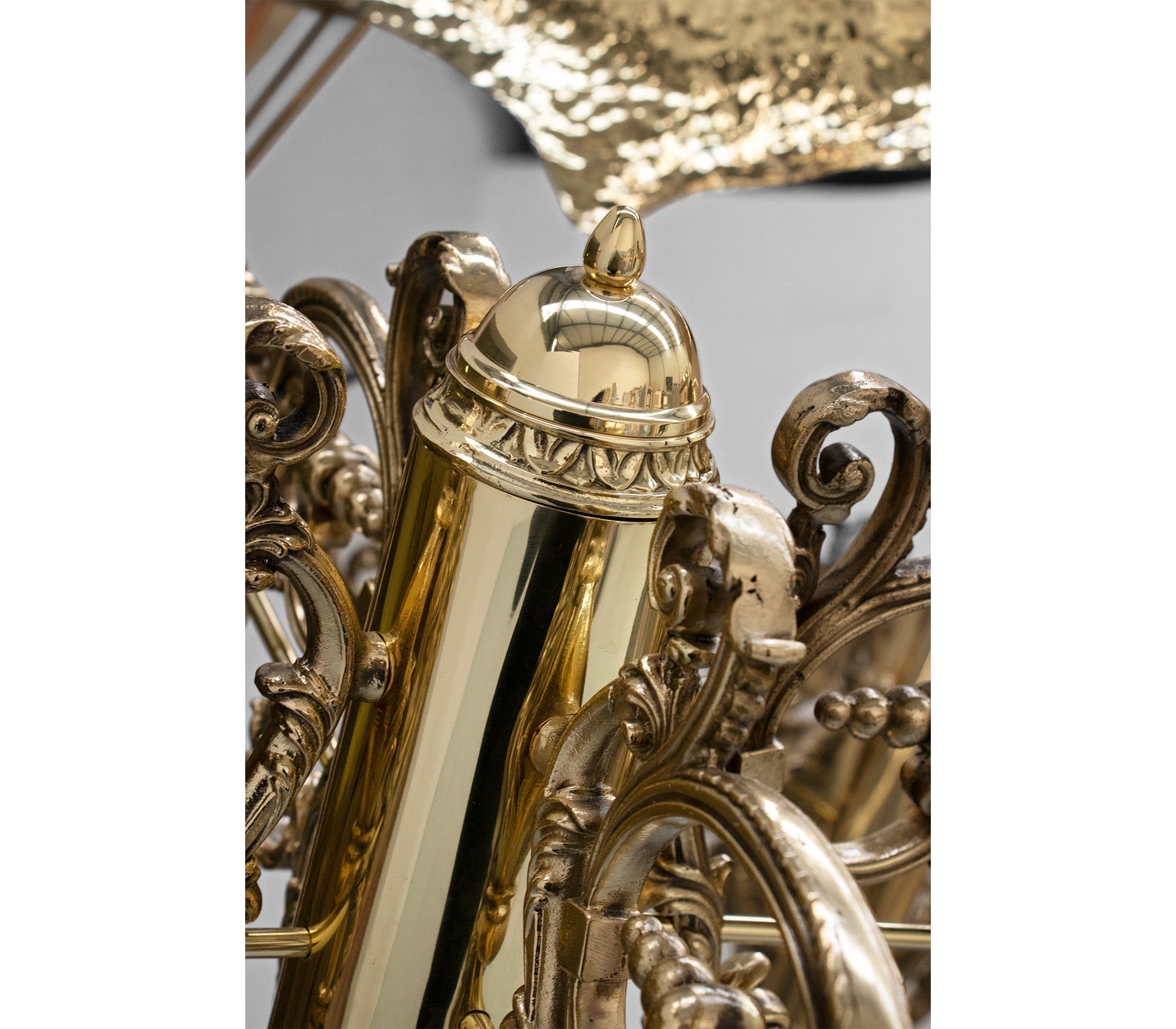 lumiere round mirror