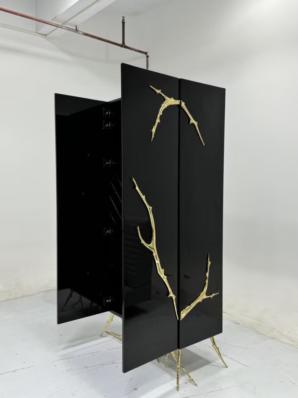 Metacredenza Artistic Creativity Metal Designer Wine Cabinet