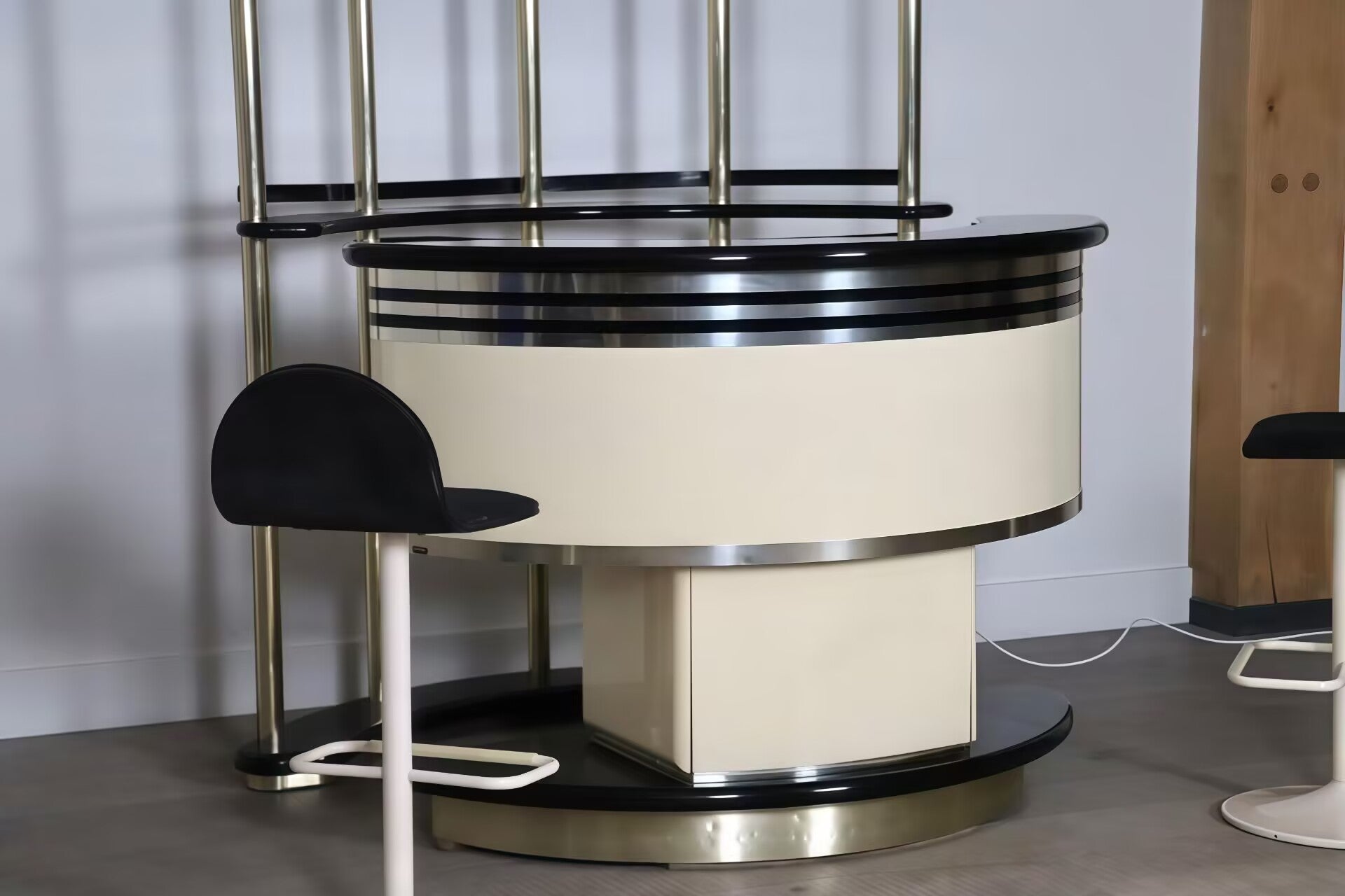 Midcentury Italian Luxury Artistic Retro Stainless Steel Bar Counter