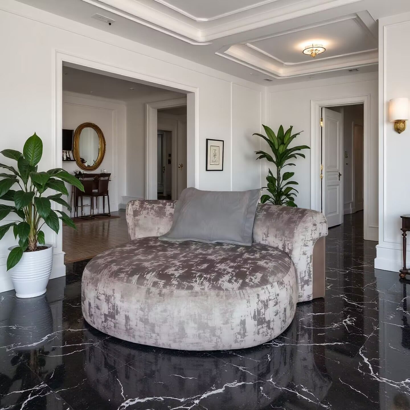 Nip Light Luxury Design Creative Round Solid Wood Fabric Sofa
