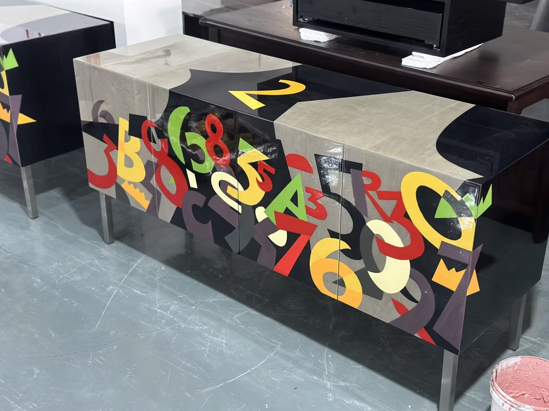 Numeri High-End Minimalism Artistic Painting Entryway Cabinet