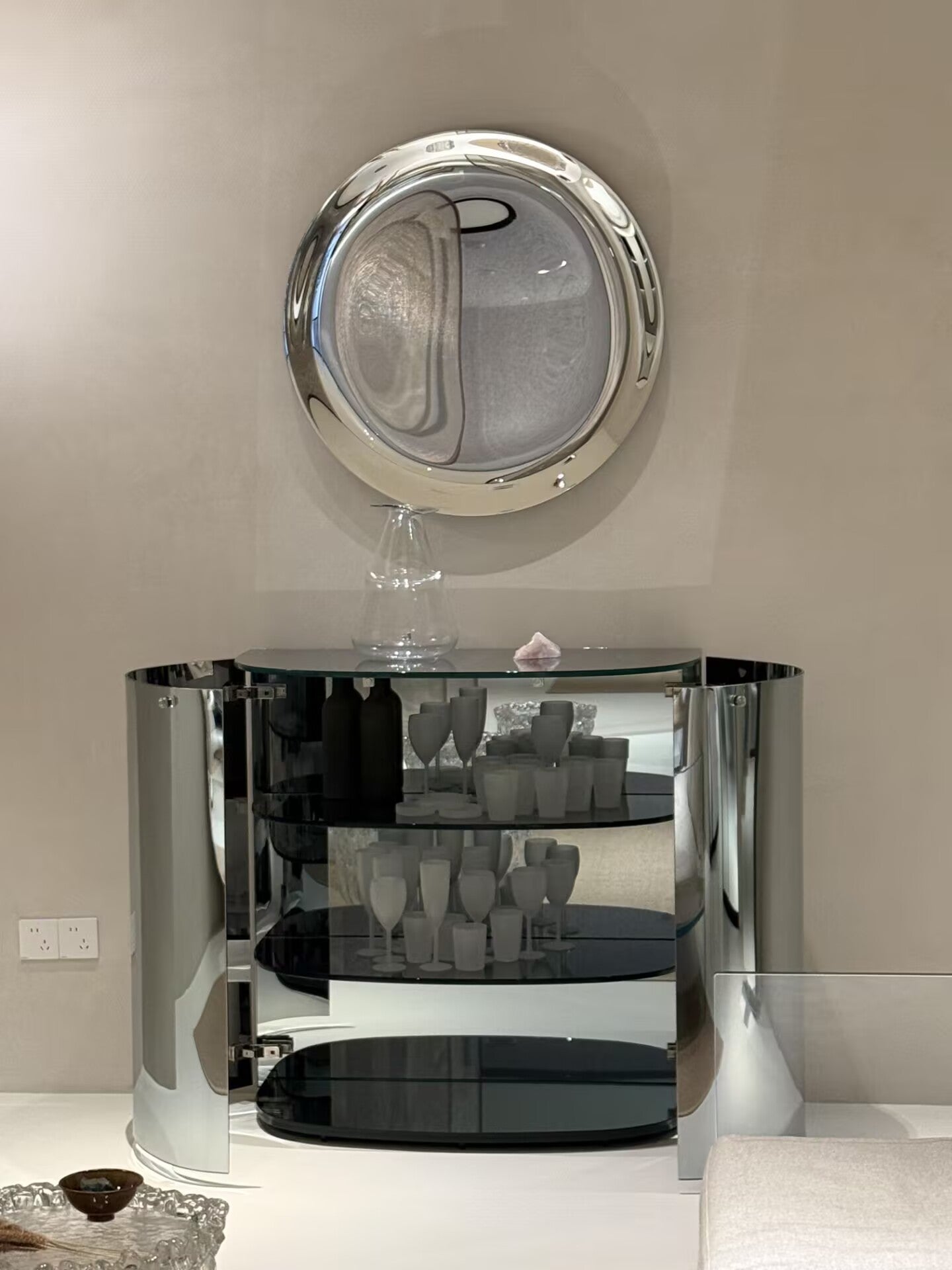 Oltralpe Modern Minimalism Upscale Stainless Steel Wine Cabinet