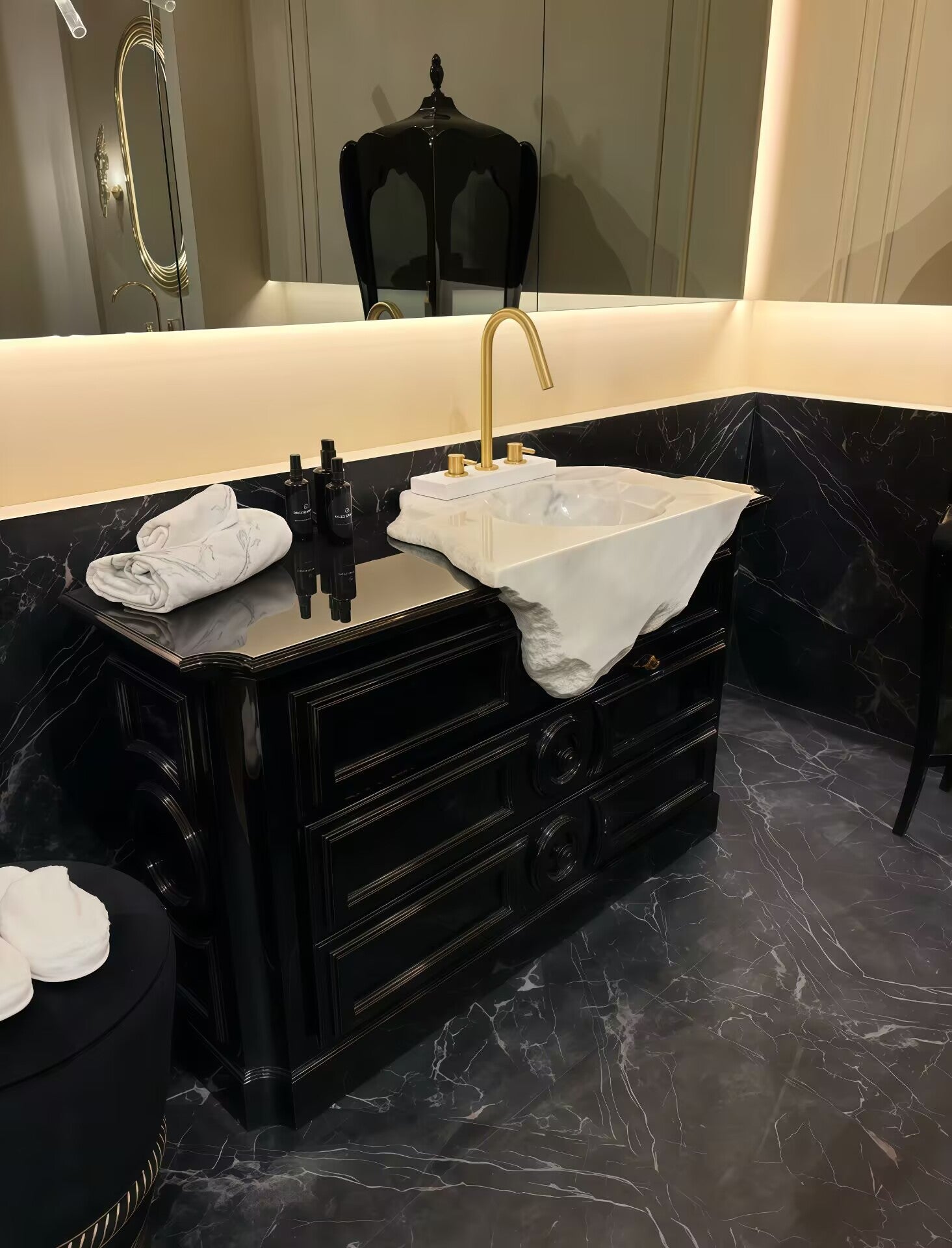 Petra Luxury Simple Solid Wood Customize Marble Washbasin