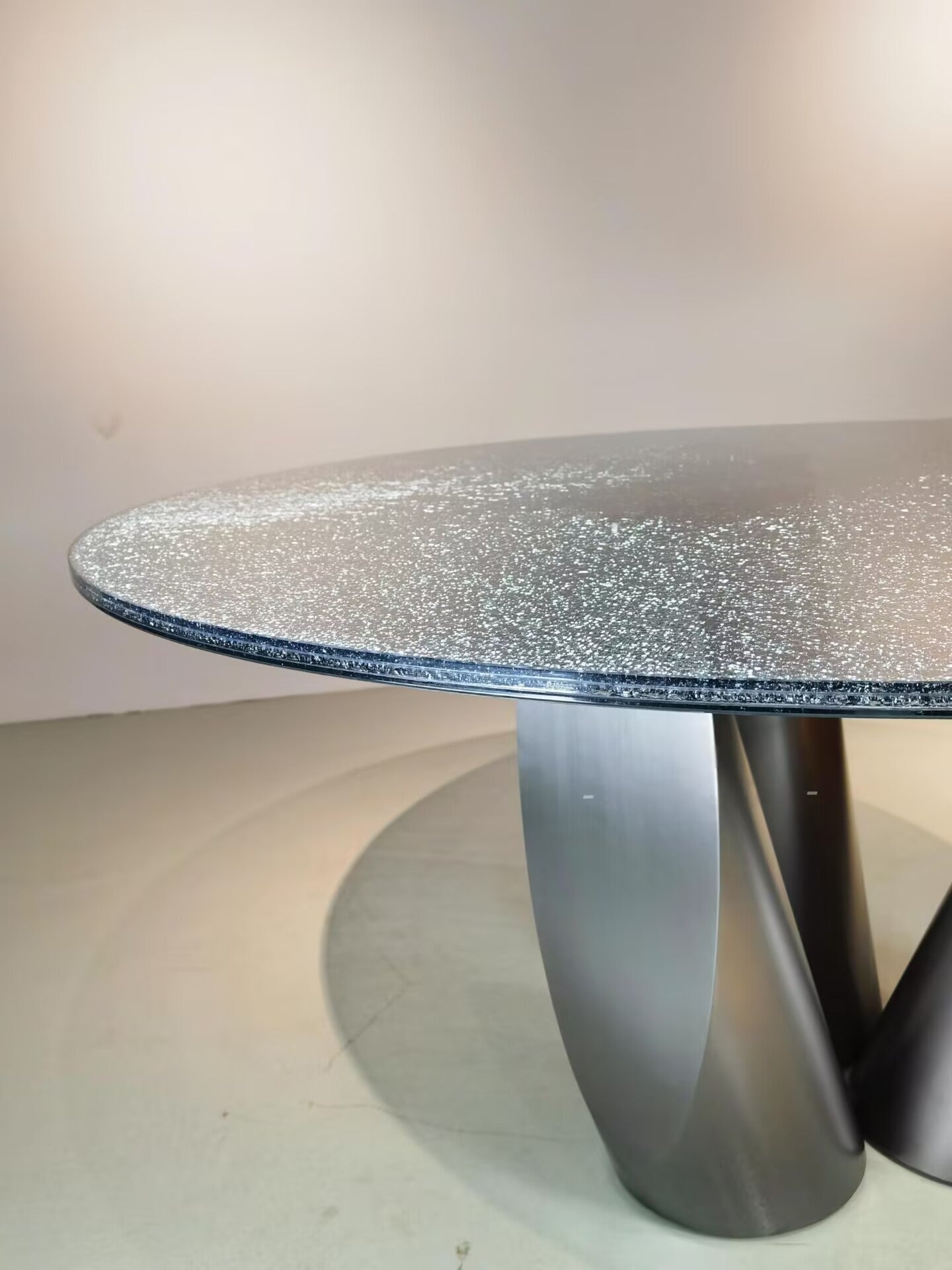 sentei Italian upscale Metal Simple Glass round dining table