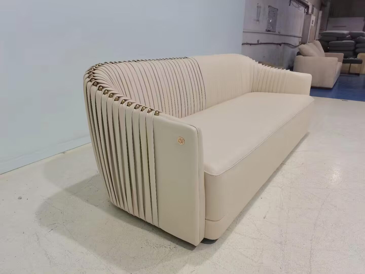 Sharpei Italian Unique Creative Solid Wood Designer Leather Sofa Chair