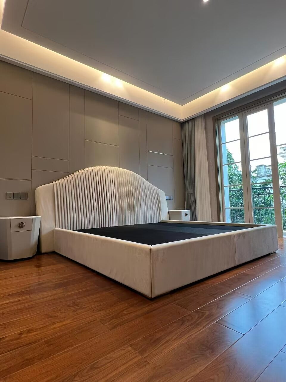 Sharpei Bedroom Designer Genuine Leather Customize Double Bed