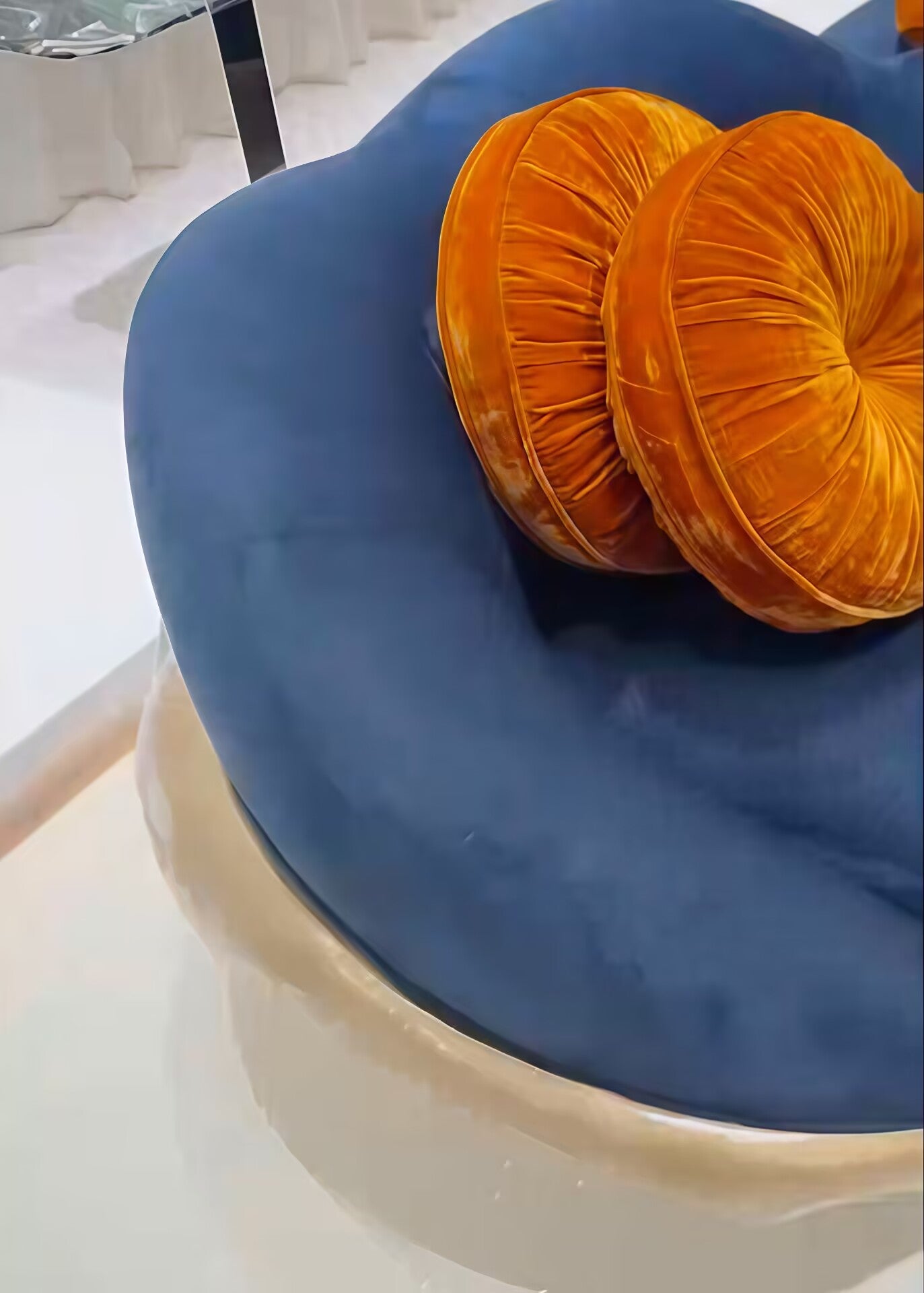 Living Room High Quality Creativity Metal Fabric Customize Curved Sofa