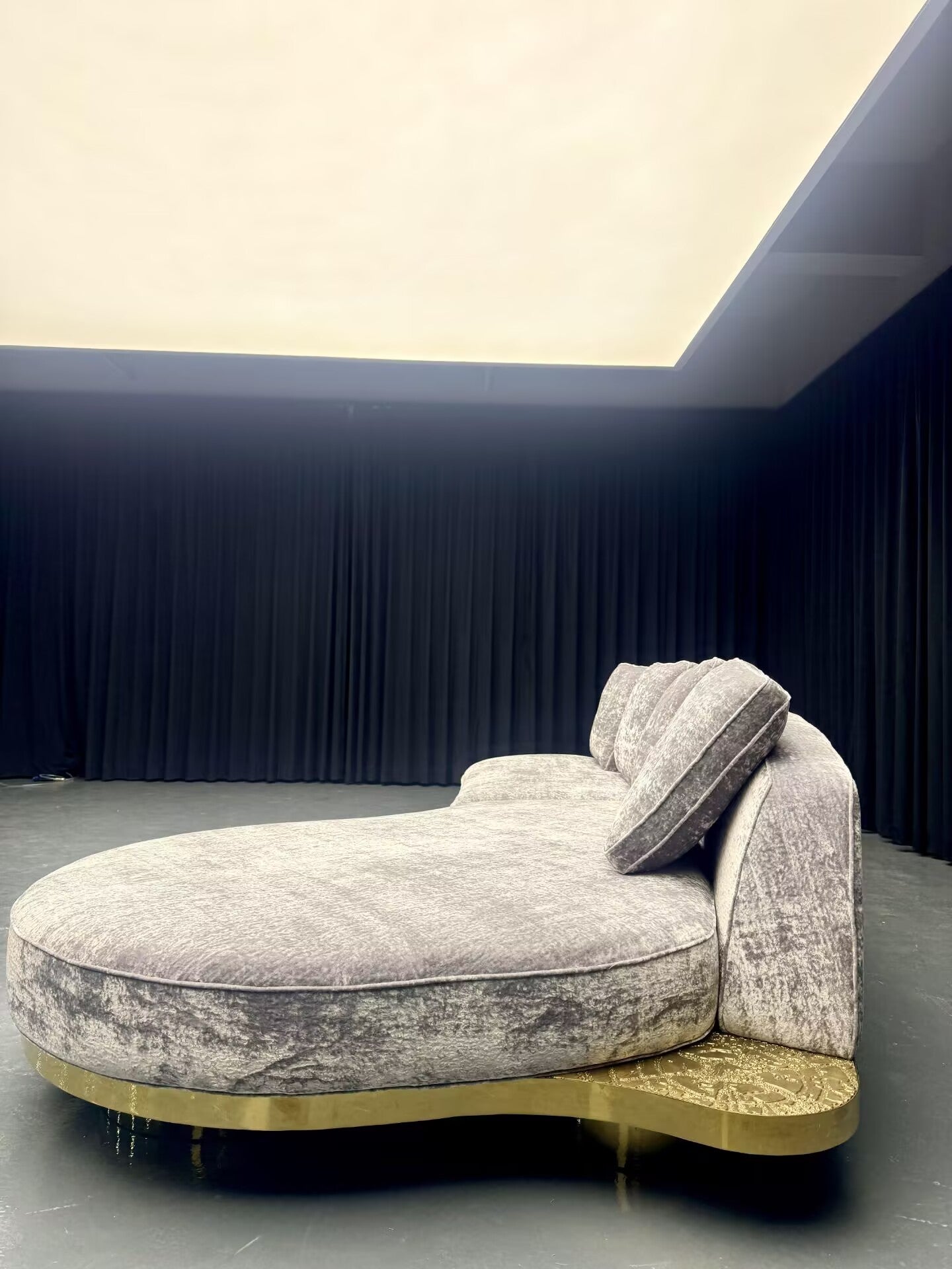 Villa Living Room Modern Minimalist Creative Curved Fabric Sofa
