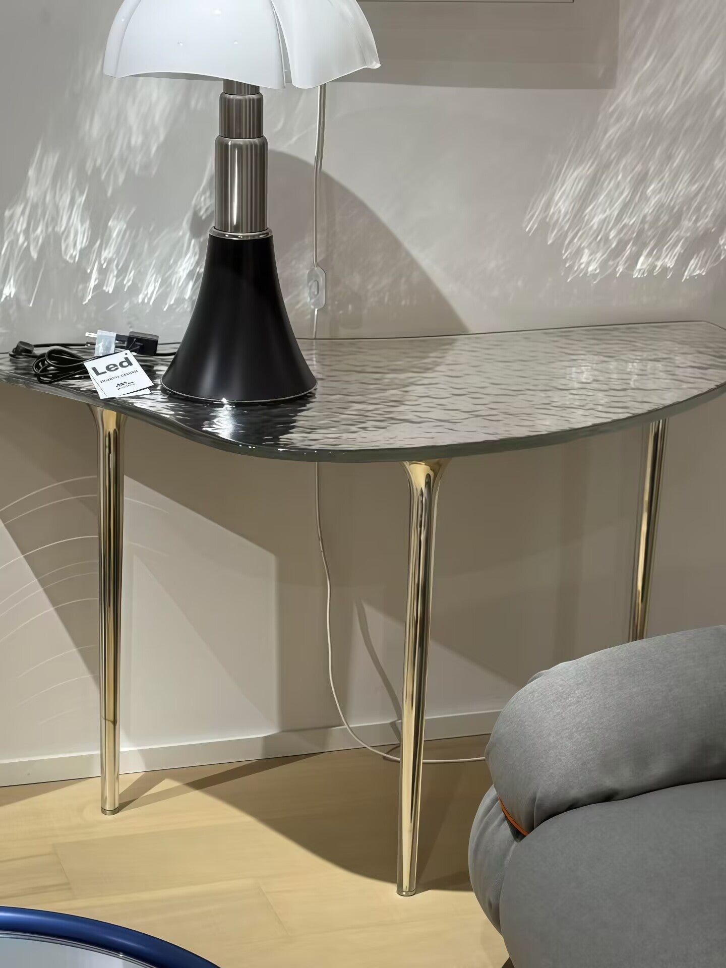 Specchio Di Venere Luxurious Artistic Hammered Glass Metal Console