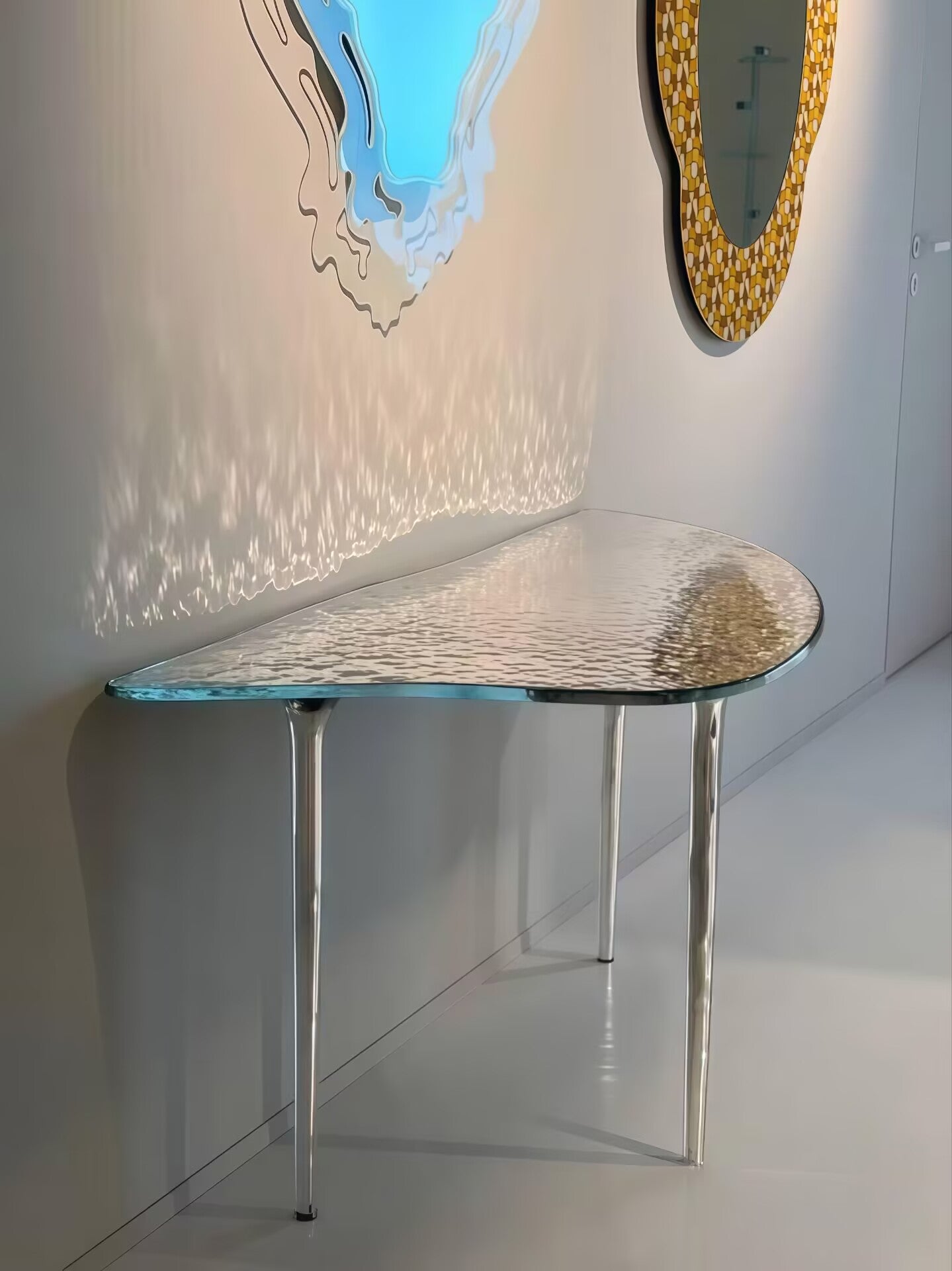 Specchio Di Venere Luxurious Artistic Hammered Glass Metal Console