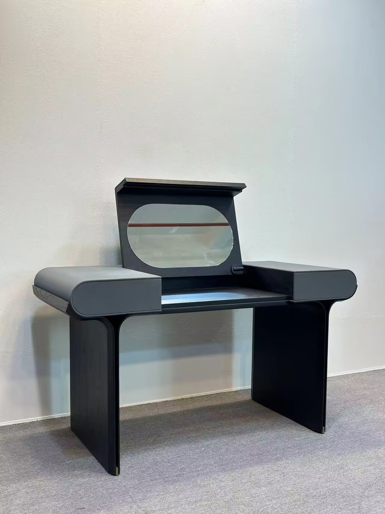 Stami Luxury Bedroom Minimalism Solid Wood Leather Dressing Table