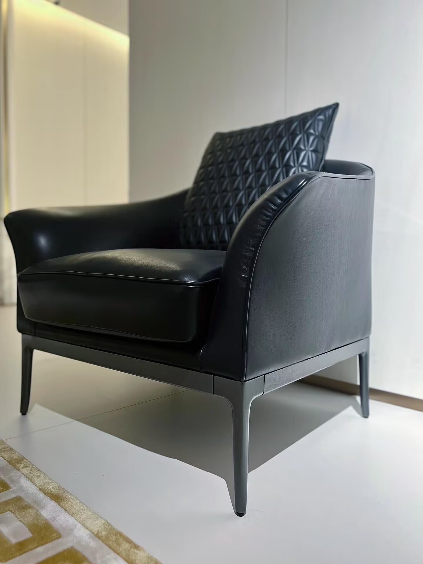 Stiletto Italian Simplicity Genuine Leather Customize Single Sofa Chair