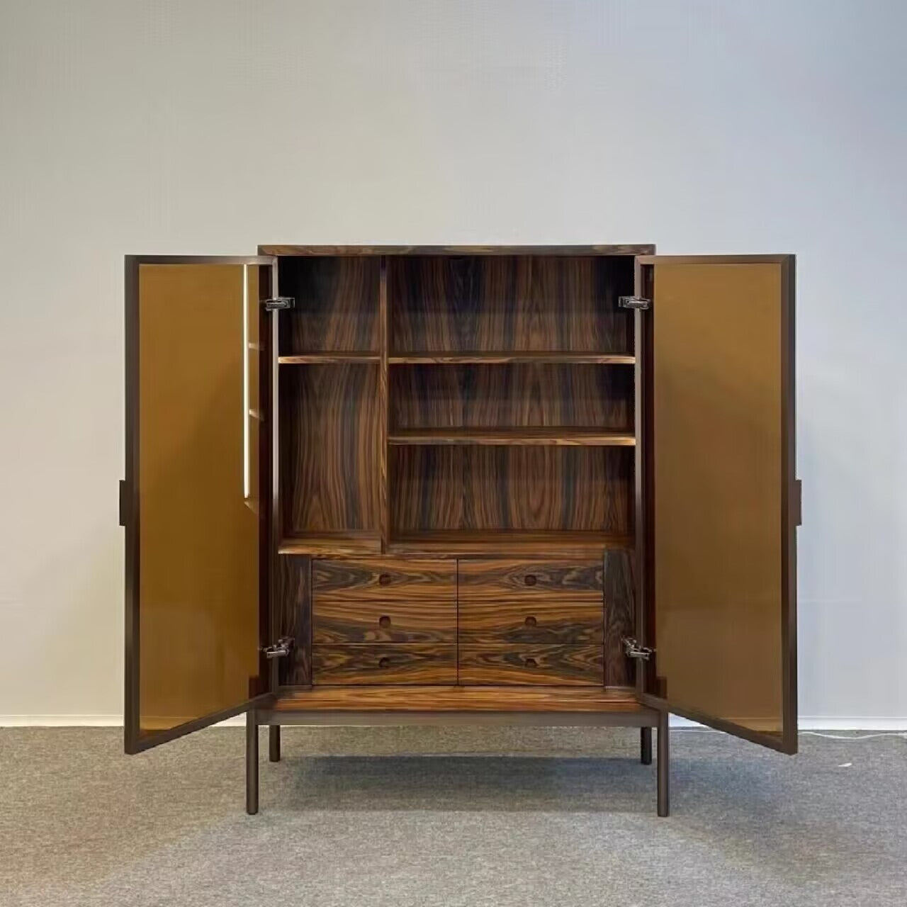 Superquadra Modern Creativity Solid Wood Glass Wine Cabinet