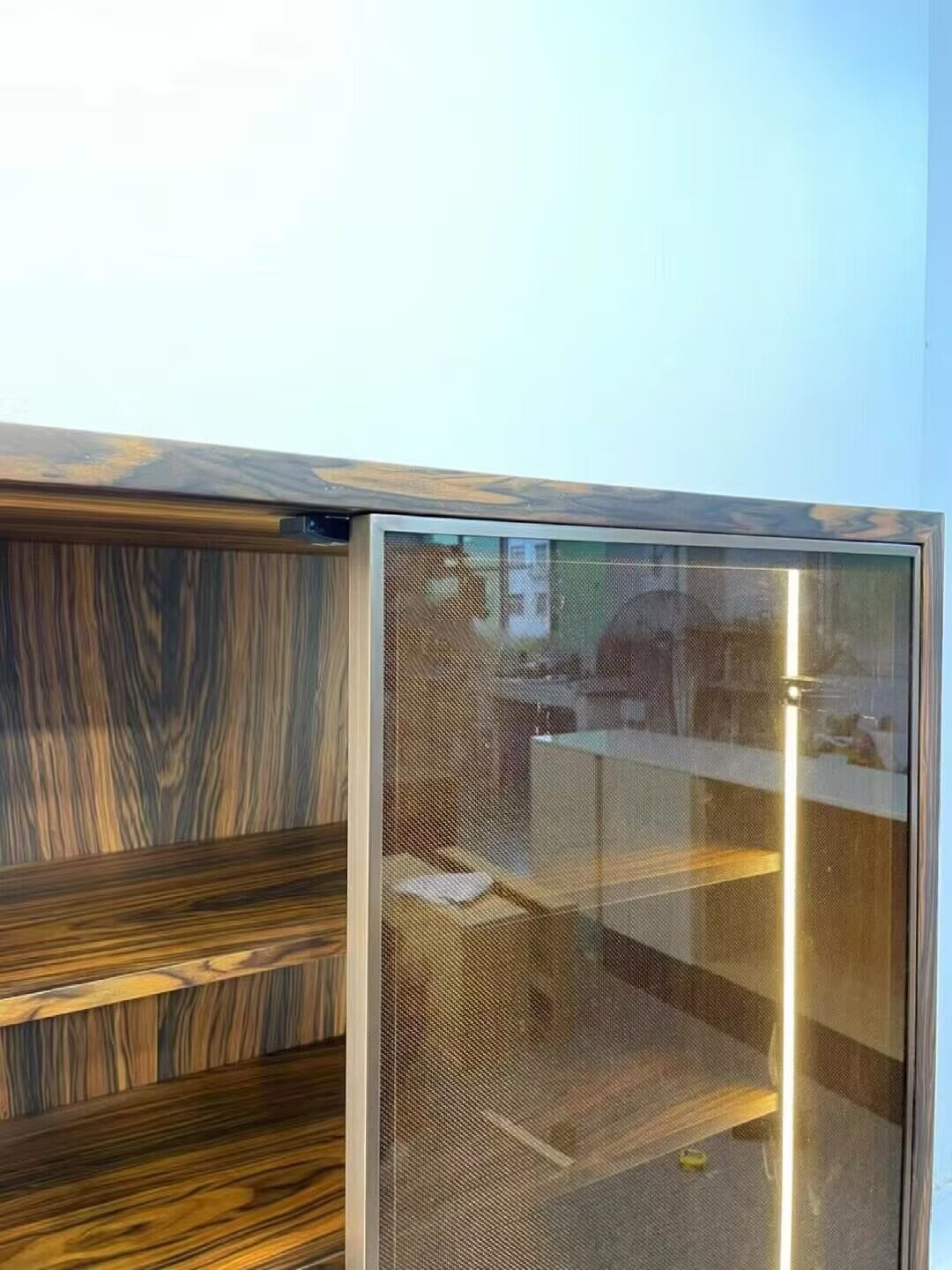 Superquadra Modern Creativity Solid Wood Glass Wine Cabinet