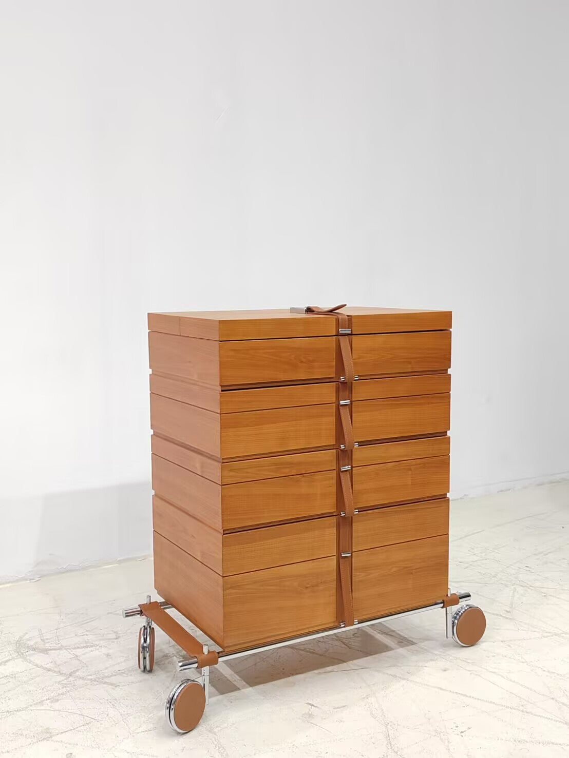 Tresserra Modern Artistic Solid Wood Movable Jewelry Cabinet